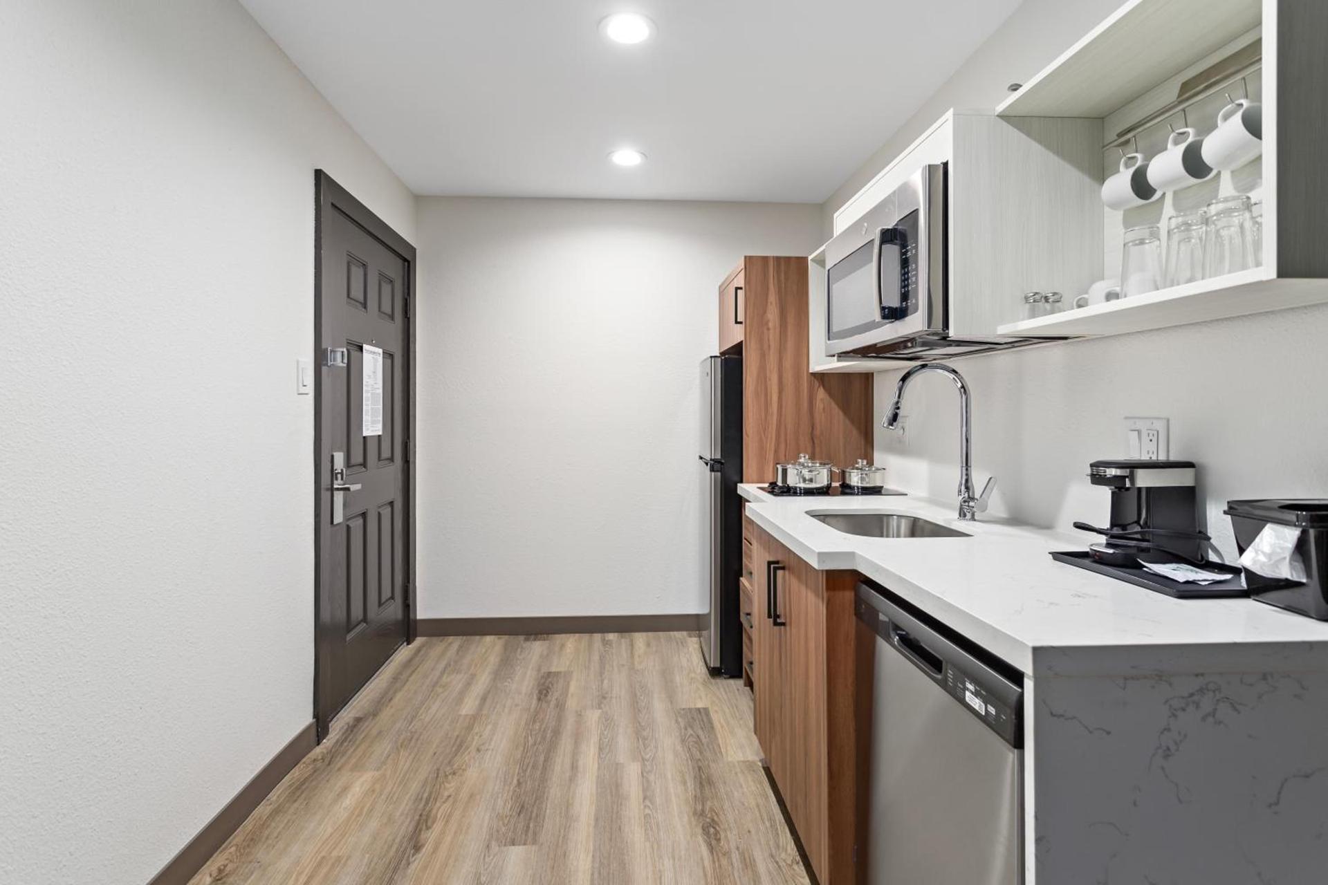 Baymont by Wyndham Beaumont photo 65