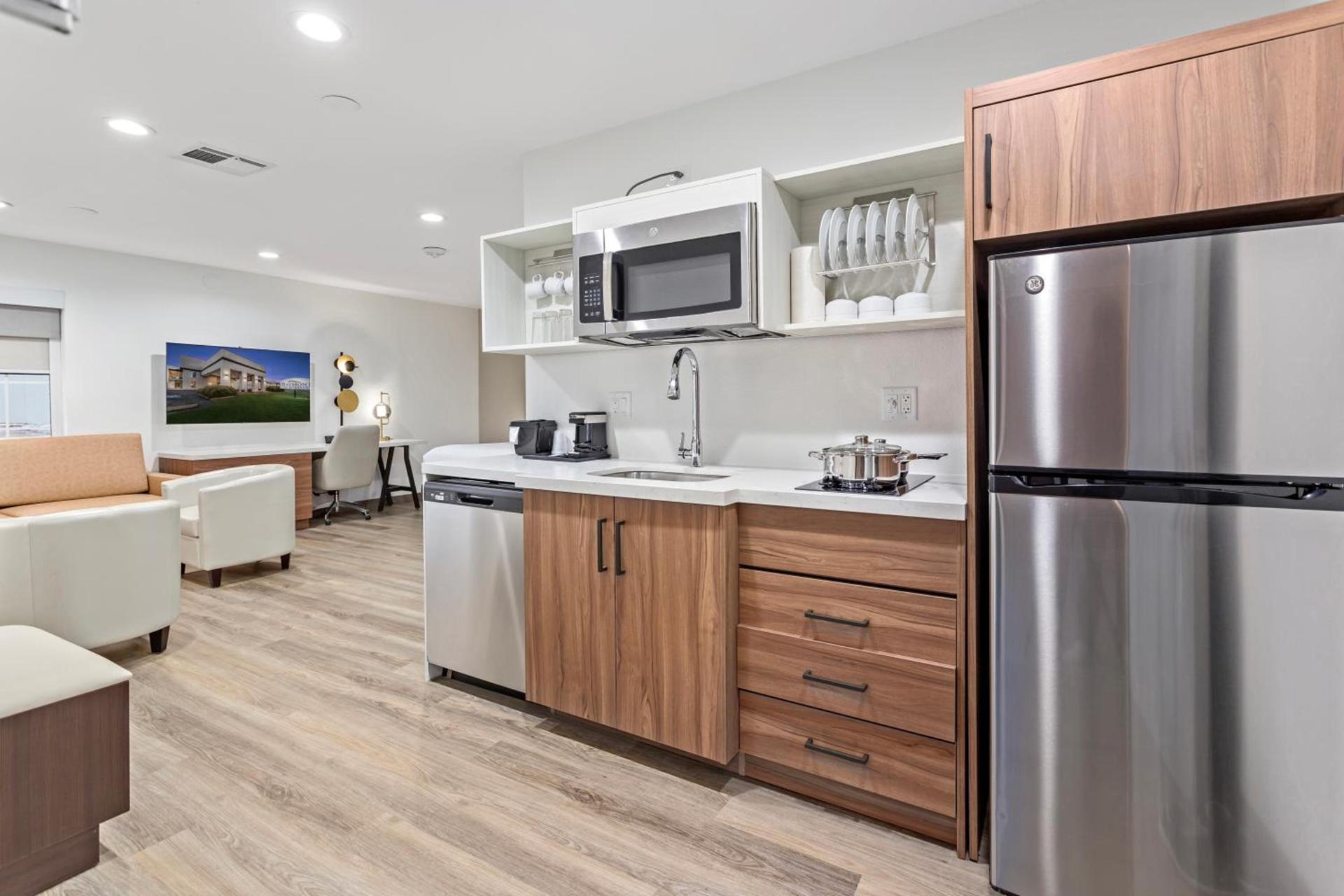 Baymont by Wyndham Beaumont photo 61