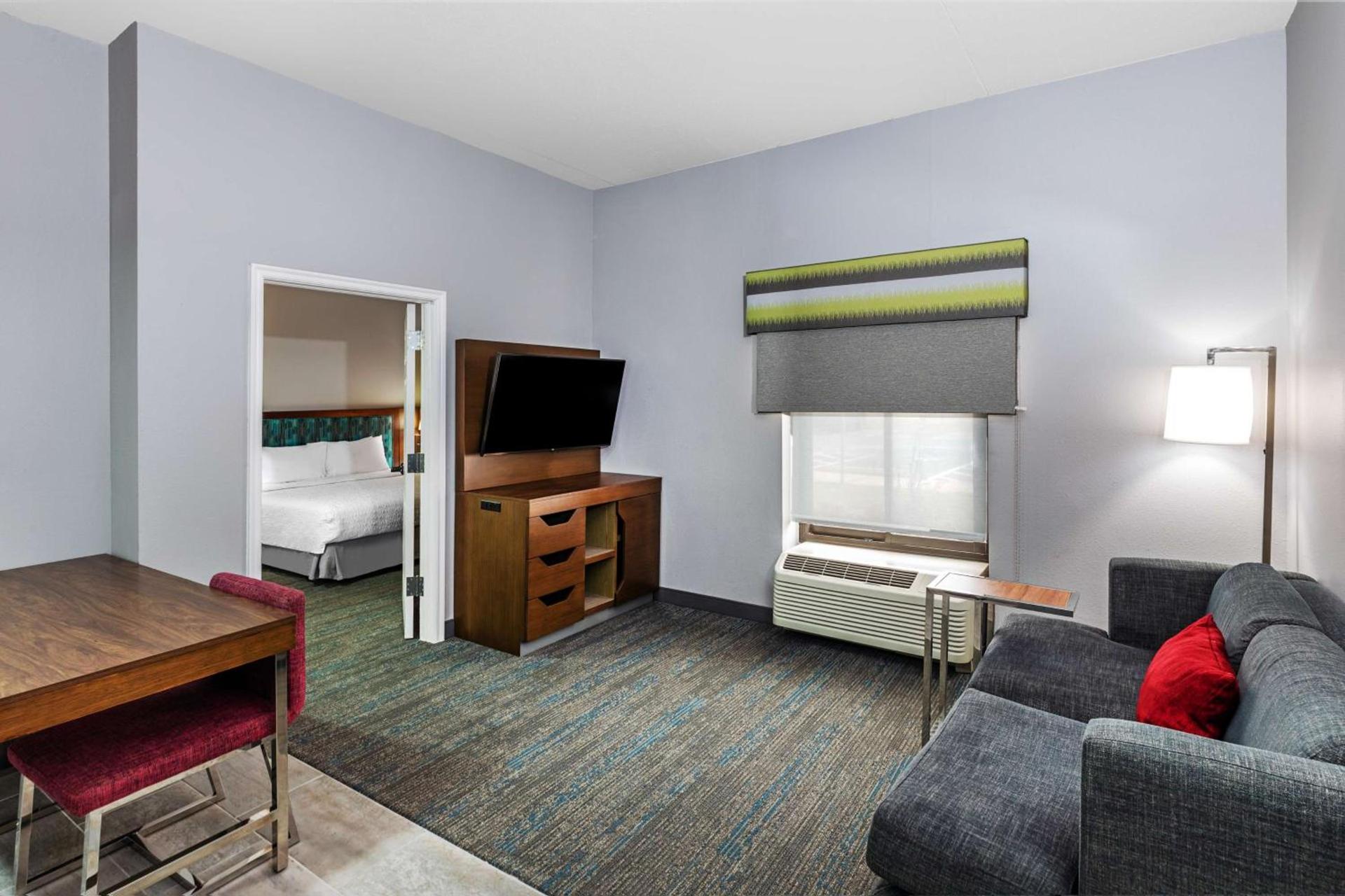 Hampton Inn & Suites Tulsa-Woodland Hills photo 15