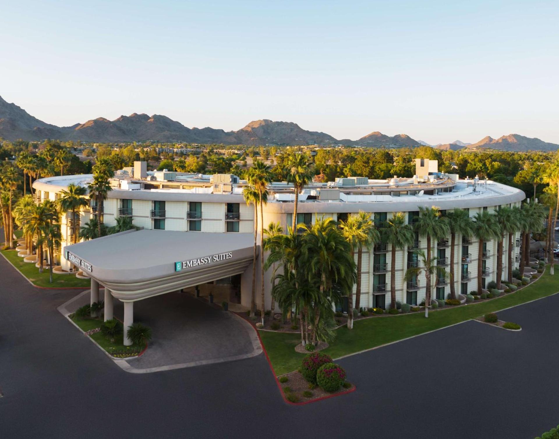 Embassy Suites by Hilton Phoenix Biltmore photo 1