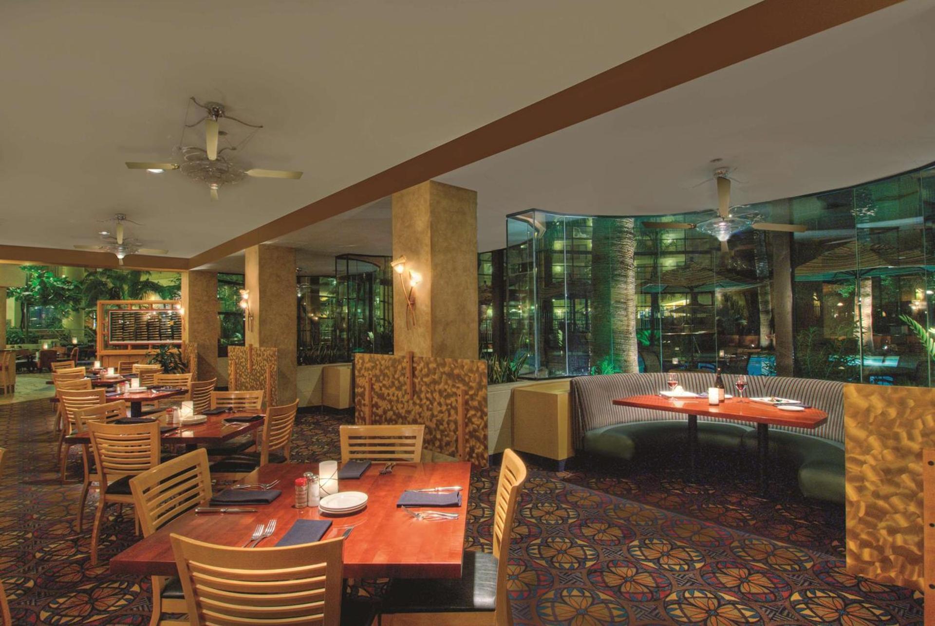 Embassy Suites by Hilton Phoenix Biltmore photo 25
