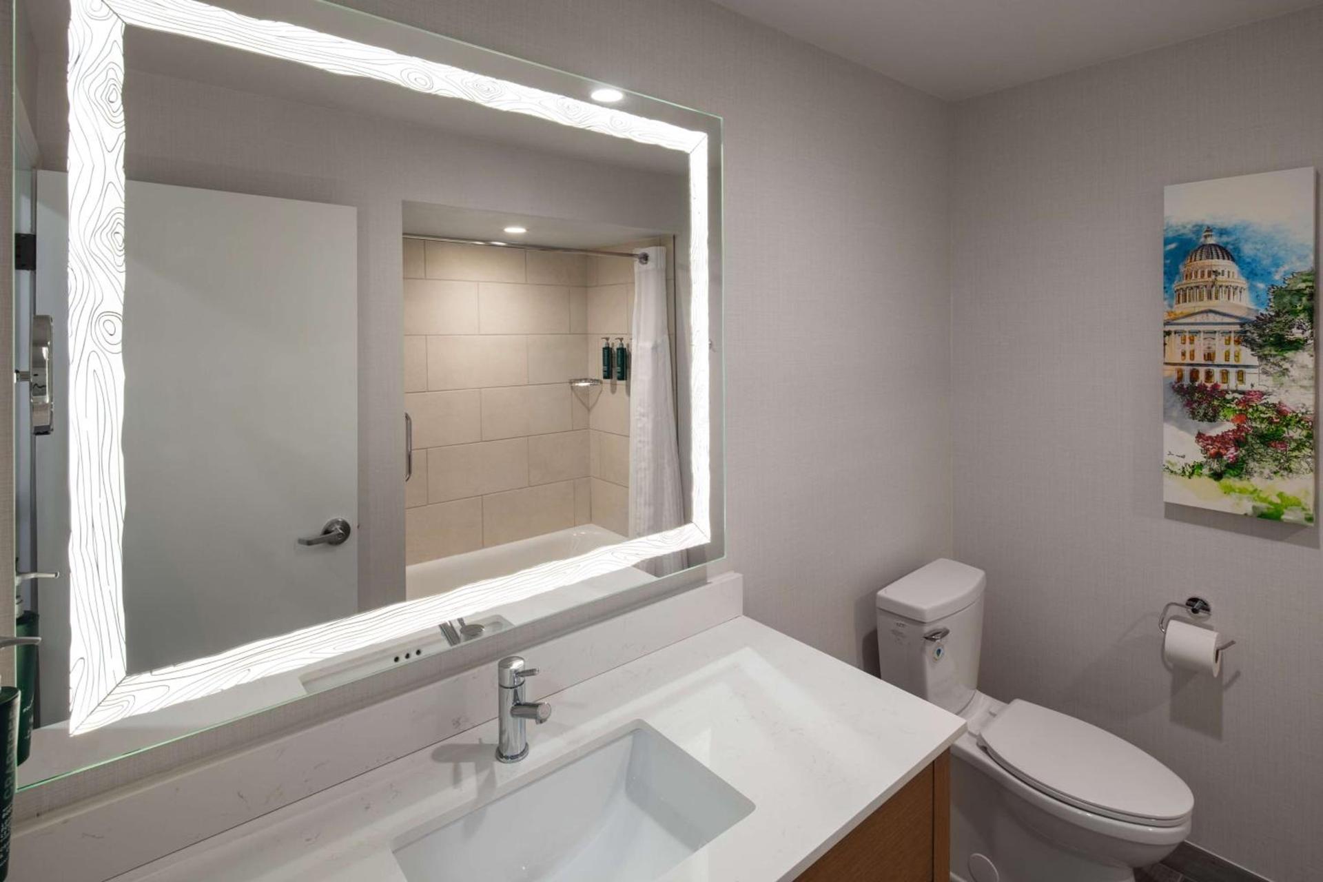 DoubleTree By Hilton Sacramento photo 12
