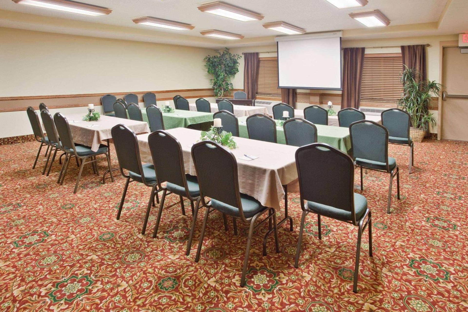AmericInn by Wyndham Vidalia photo 14