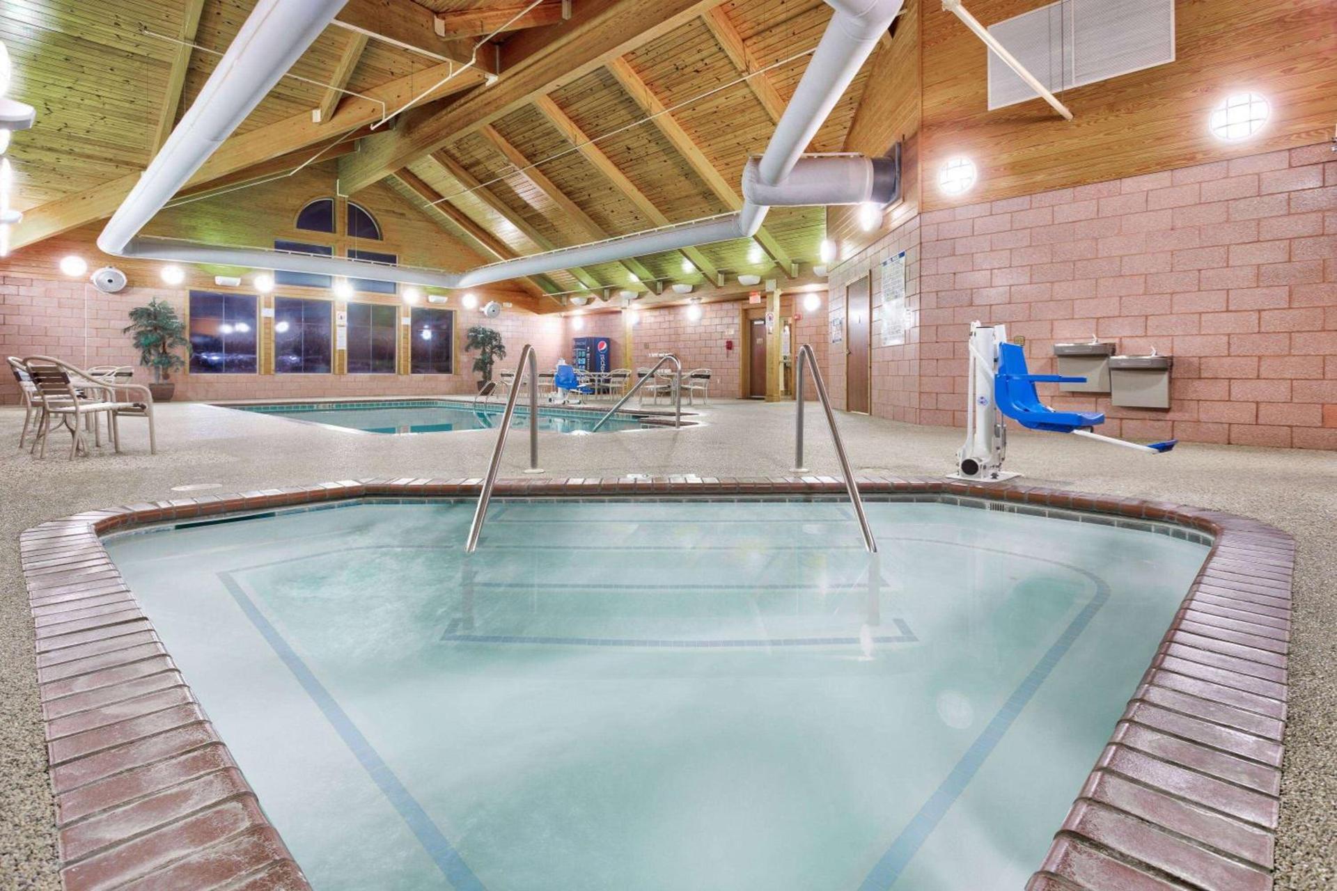 AmericInn by Wyndham Vidalia photo 5