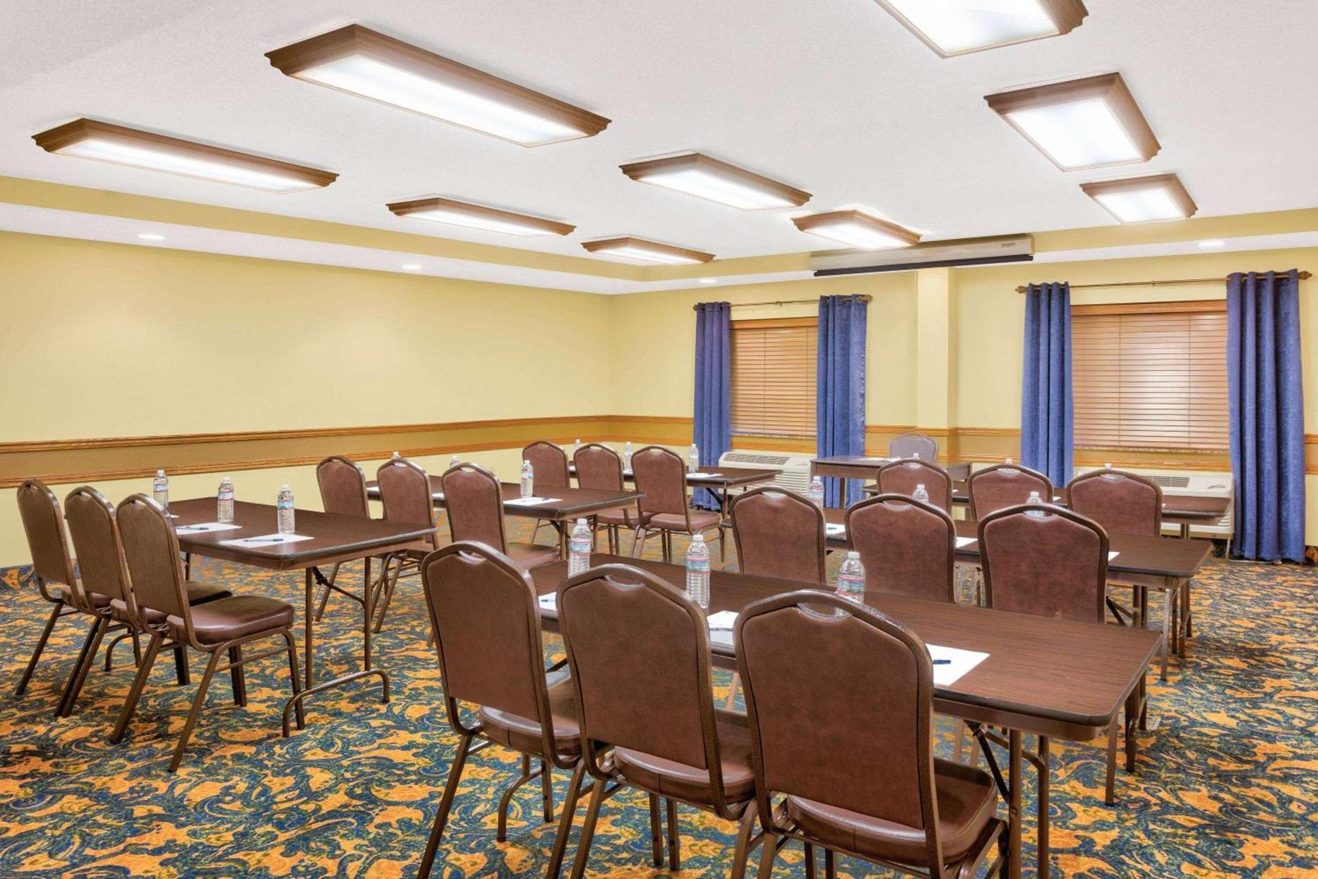 AmericInn by Wyndham Vidalia photo 15