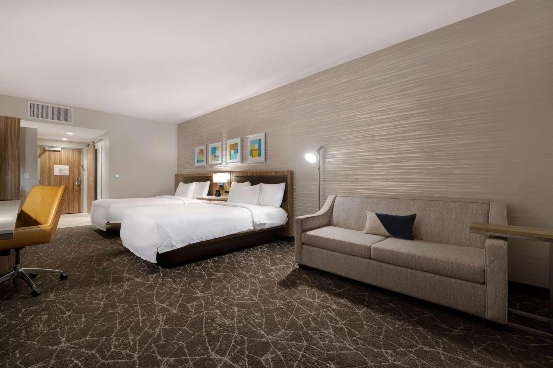 Hilton Garden Inn Anaheim Resort photo 34