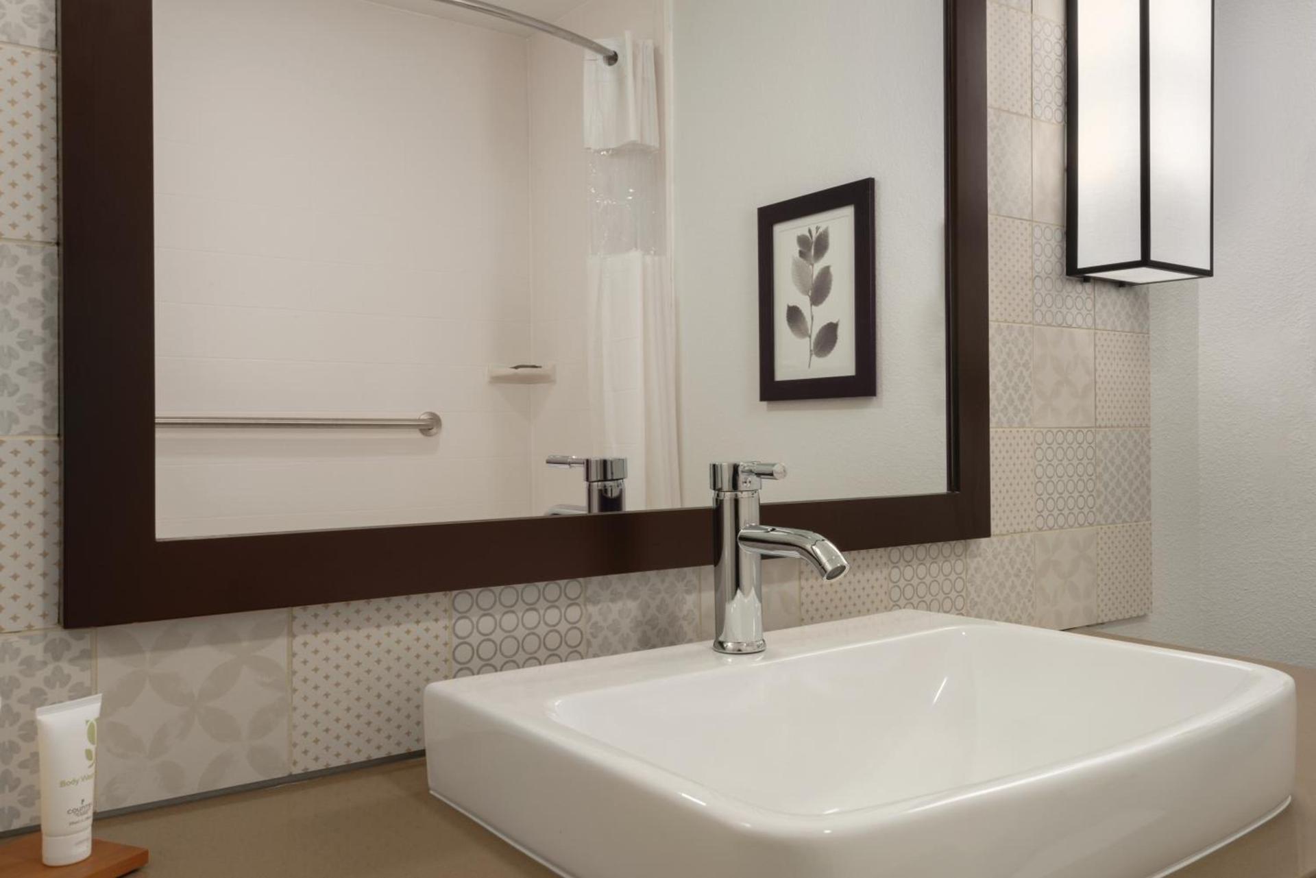 Country Inn & Suites by Radisson, Oklahoma City - Bricktown, OK photo 21