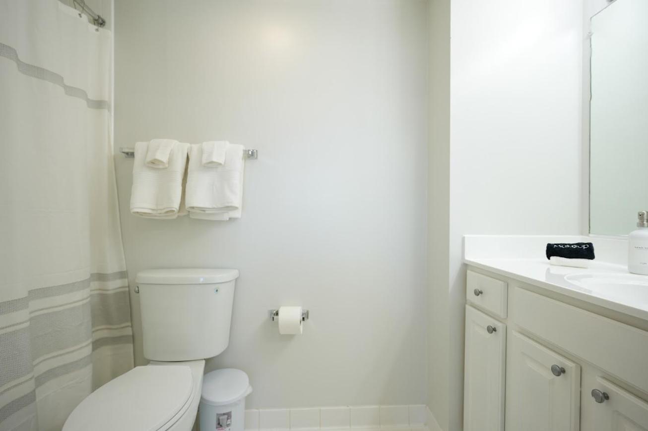 Ballston Getaway King Suite photo 6