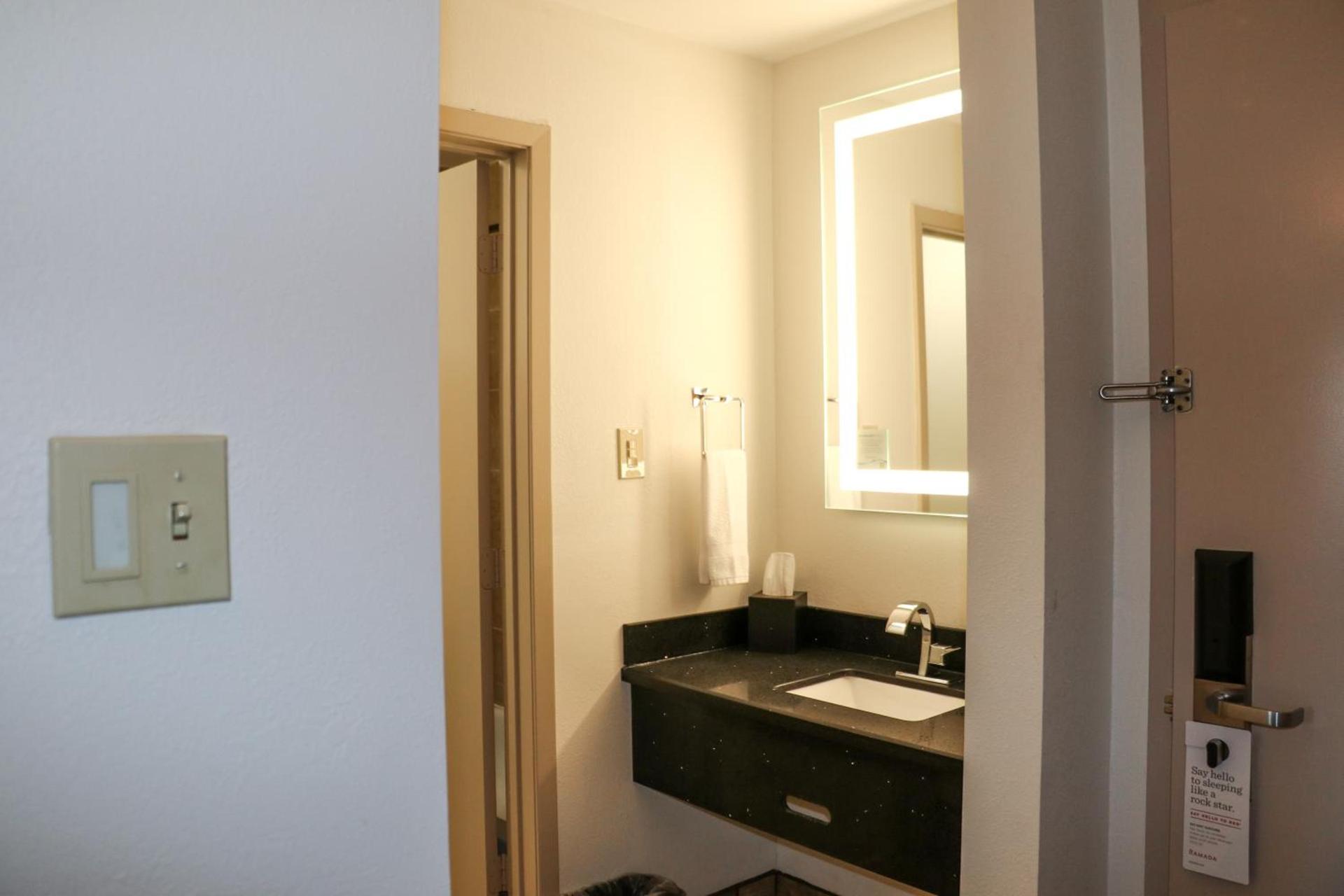 Ramada by Wyndham Del Rio photo 13