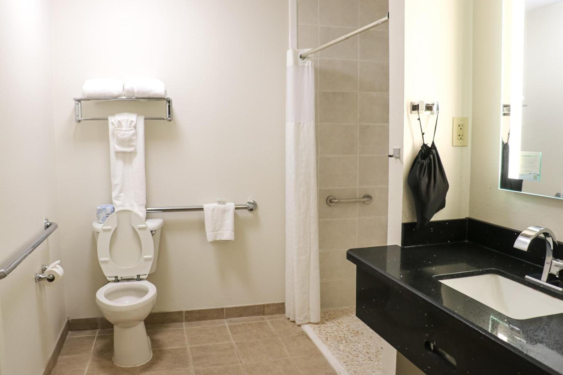 Ramada by Wyndham Del Rio photo 14
