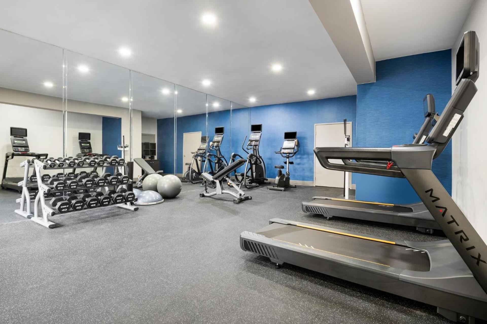 Holiday Inn Express Simi Valley by IHG photo 24
