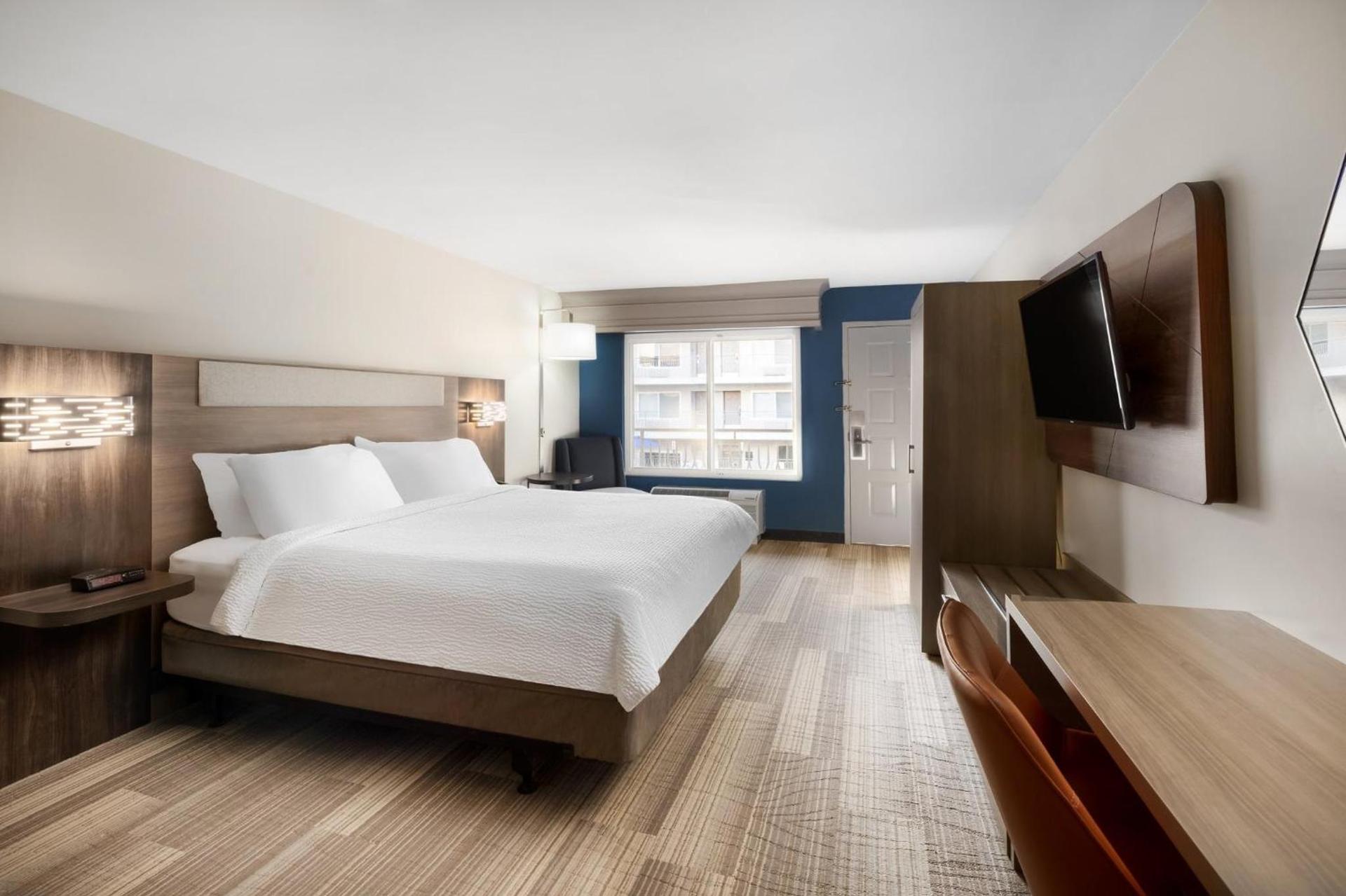 Holiday Inn Express Simi Valley by IHG photo 33