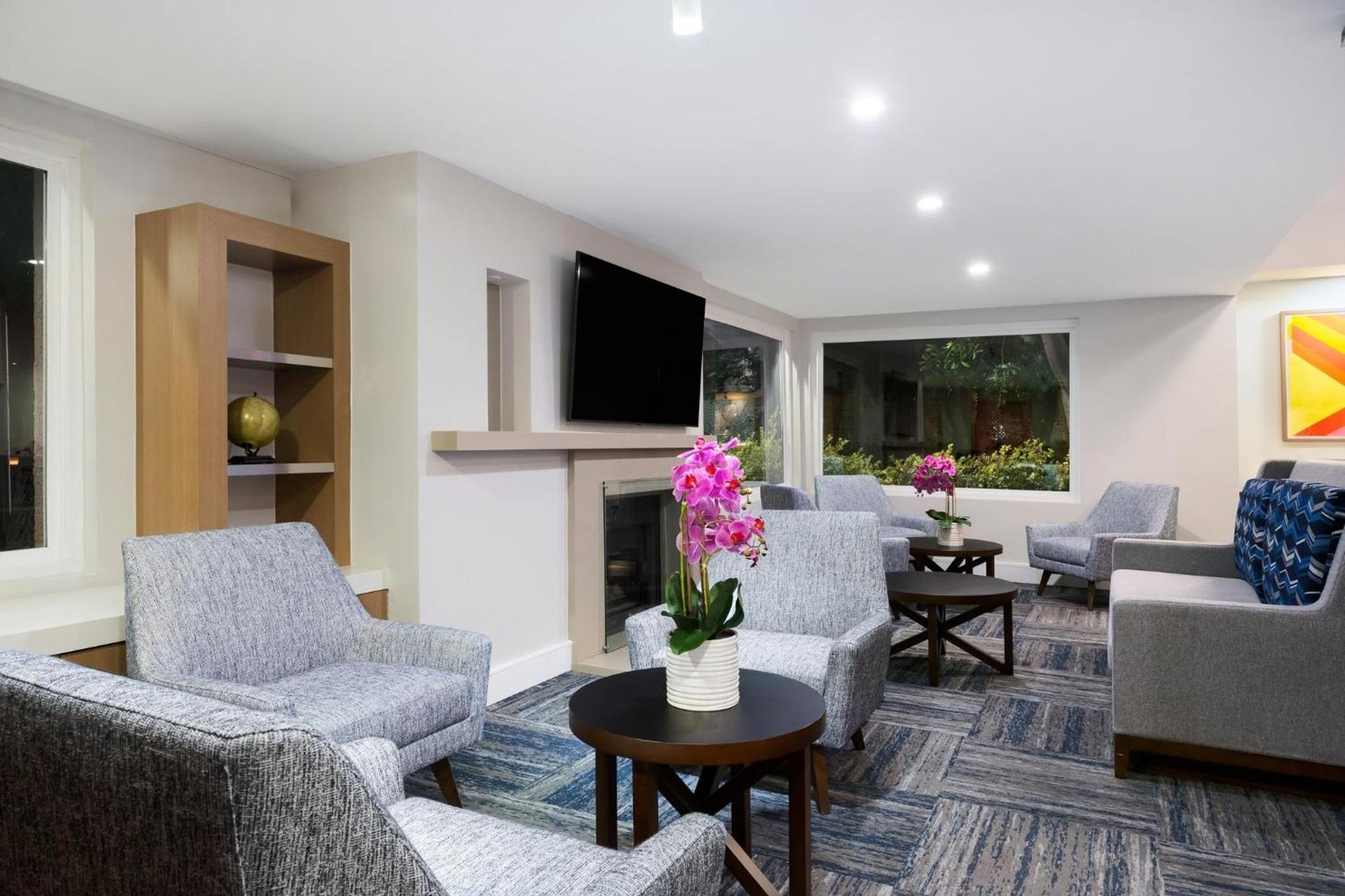 Holiday Inn Express Simi Valley by IHG photo 28