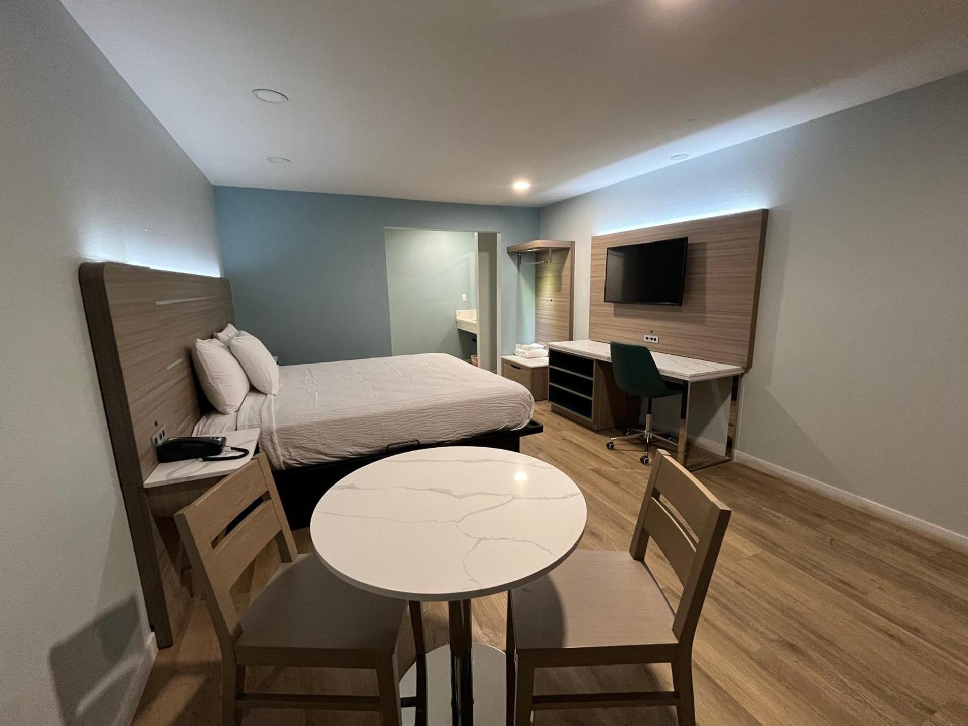 Travelodge by Wyndham Fairplex Pomona photo 2