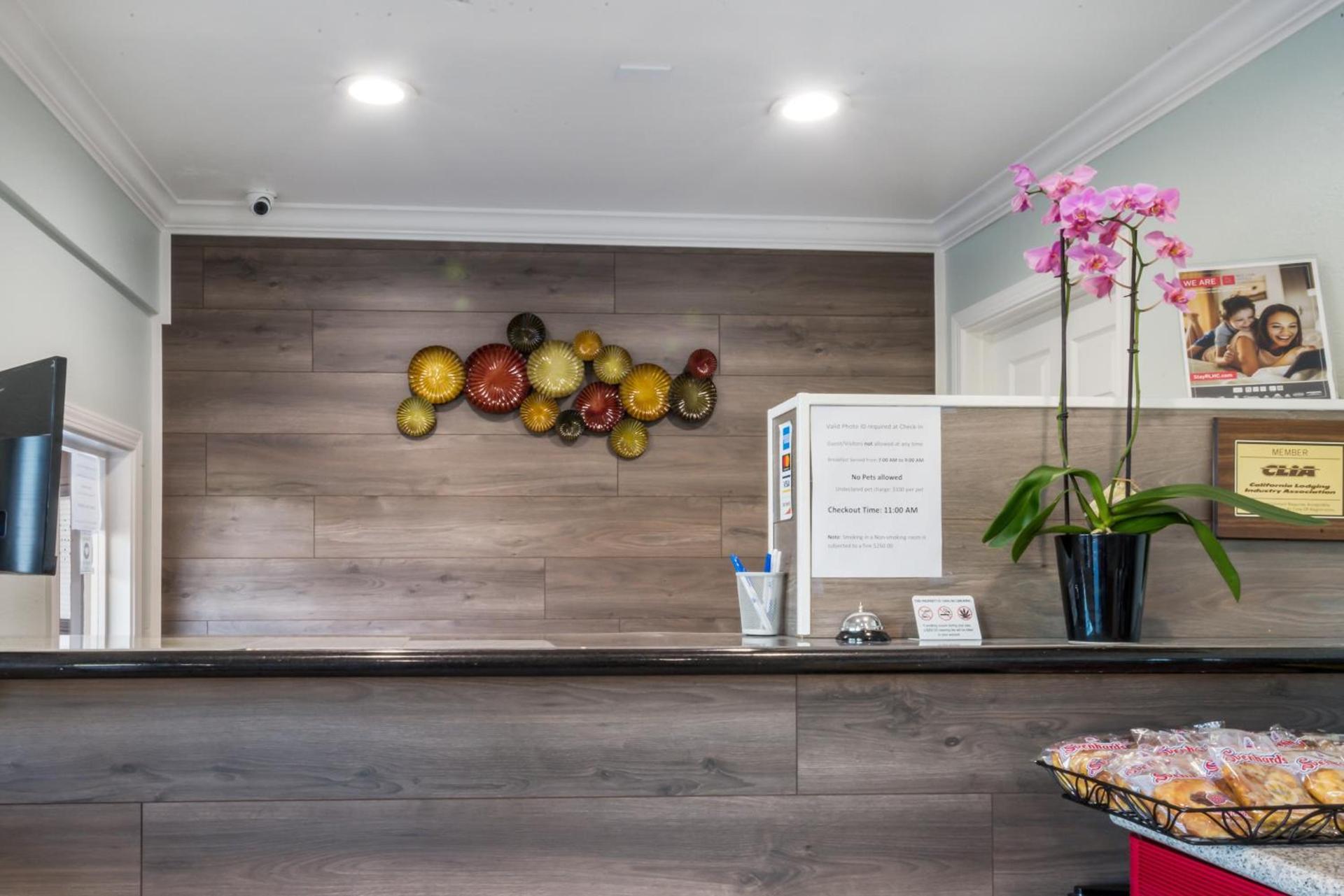 Americas Best Value Inn Santa Rosa photo 2