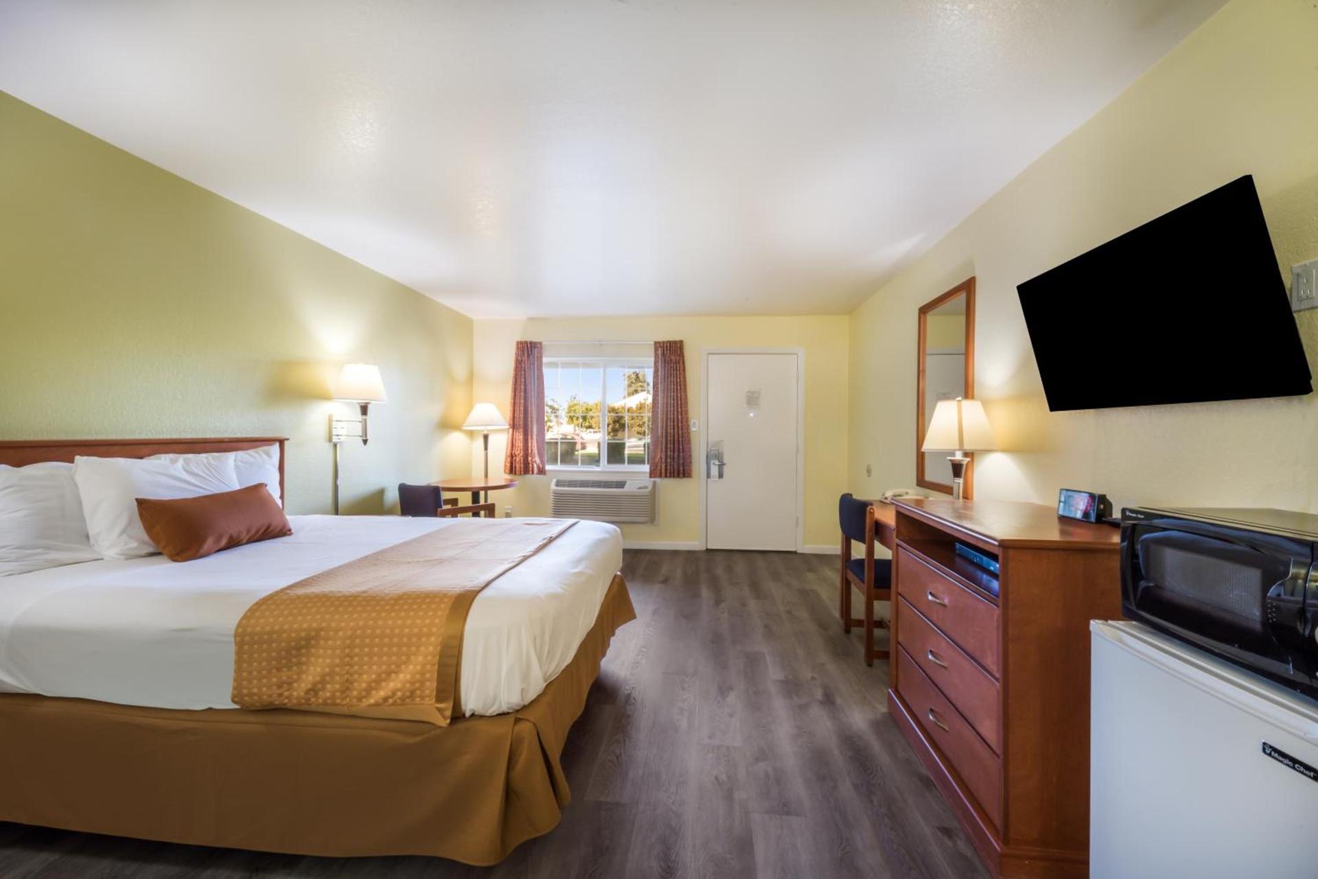 Americas Best Value Inn Santa Rosa photo 12