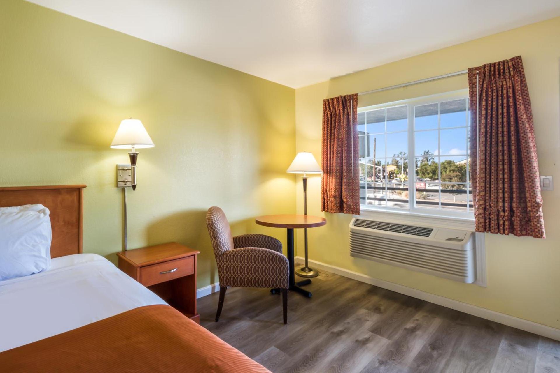 Americas Best Value Inn Santa Rosa photo 16