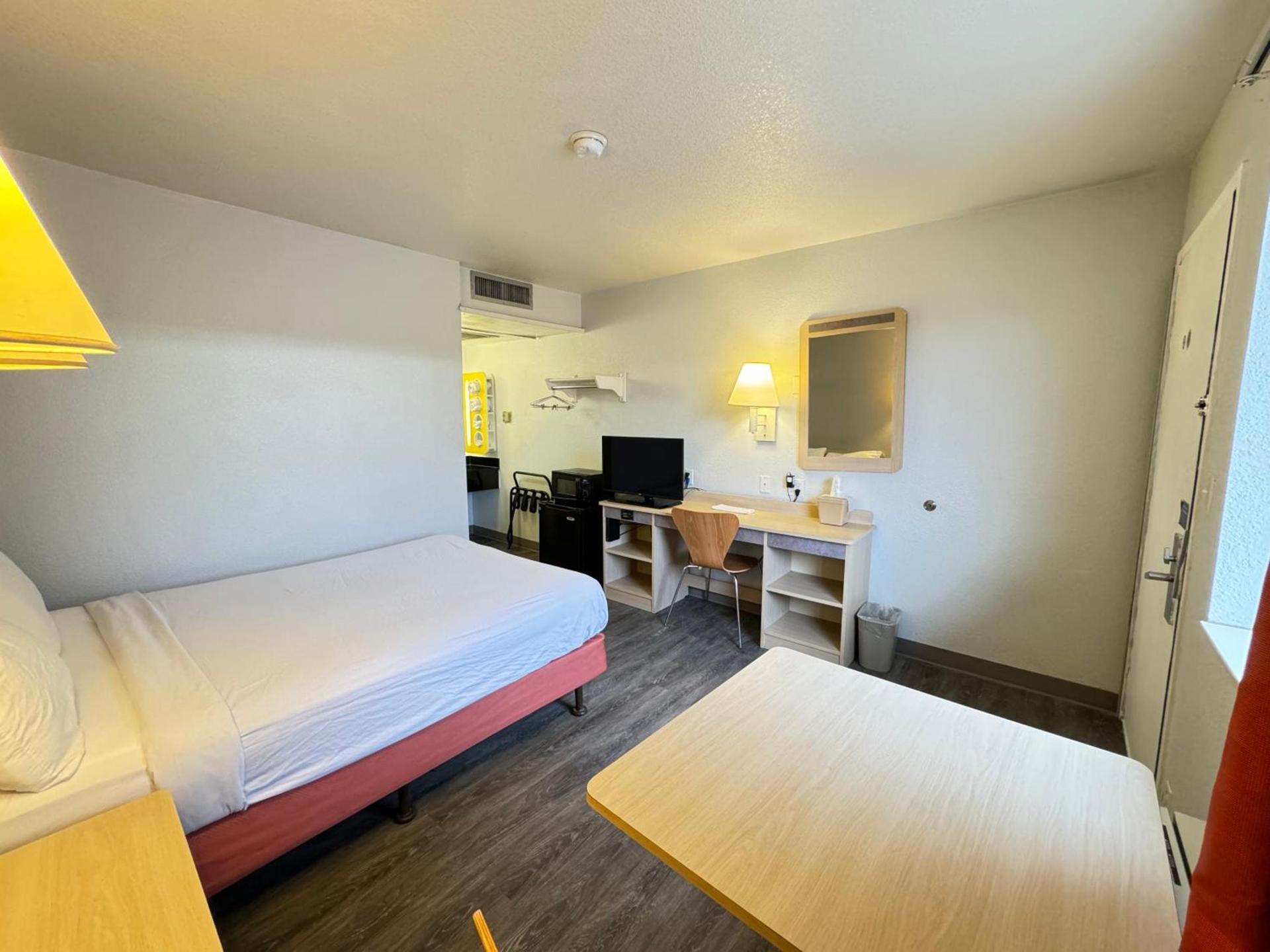Motel 6-Casper, WY photo 11