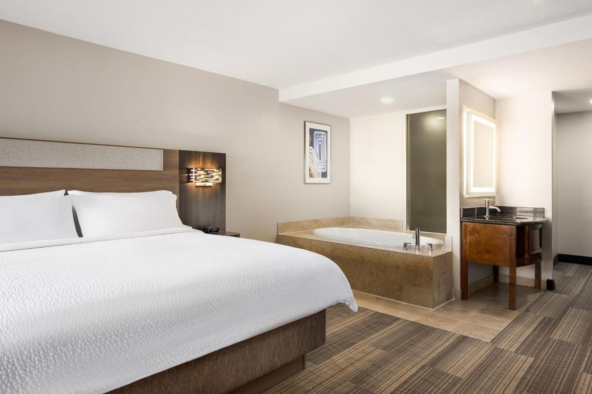 Holiday Inn Express Simi Valley by IHG photo 42