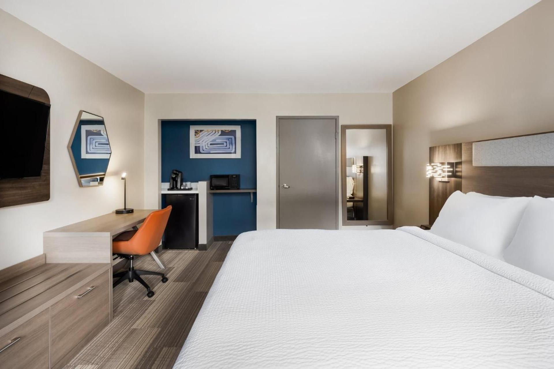 Holiday Inn Express Simi Valley by IHG photo 43