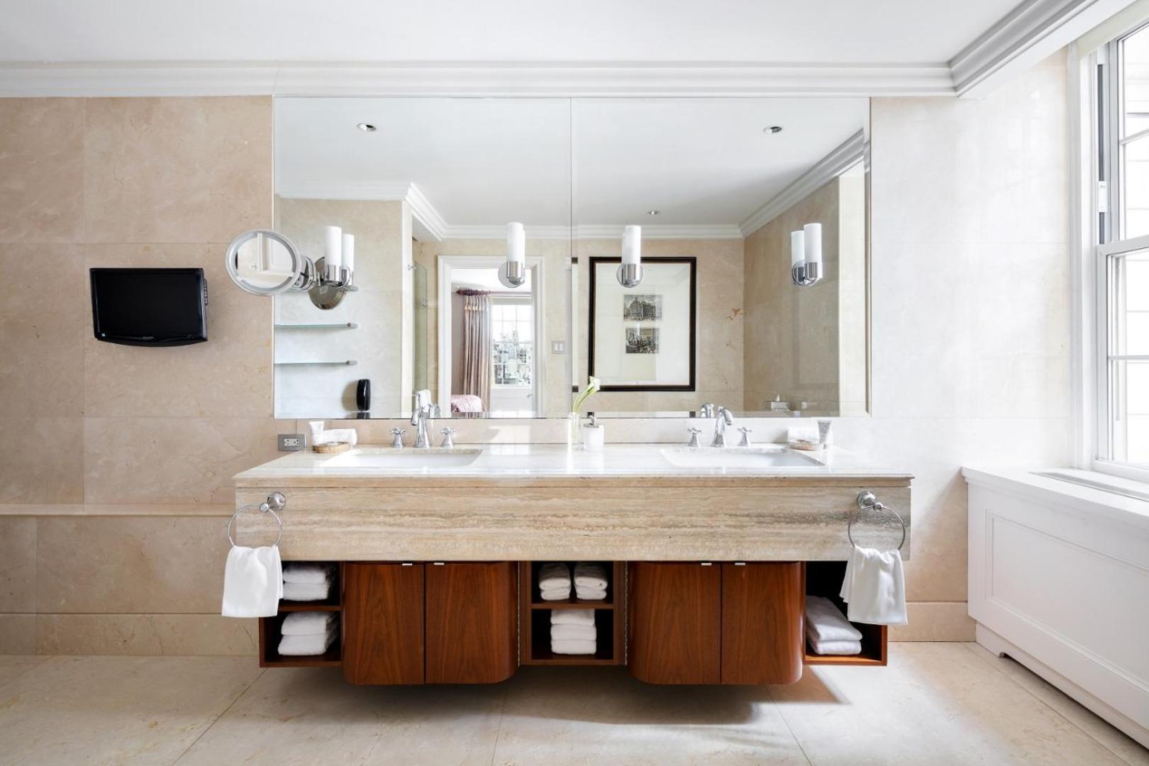 The Pierre, A Taj Hotel, New York photo 18
