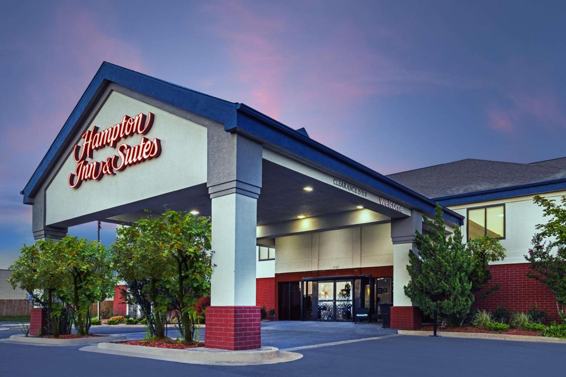 Hampton Inn & Suites Tulsa-Woodland Hills photo 2