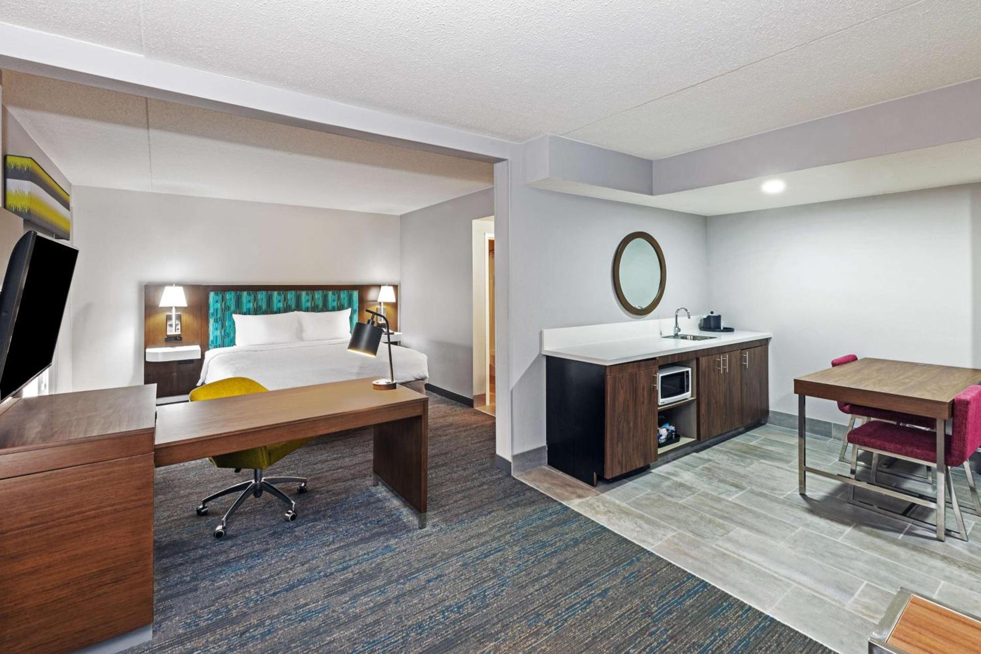 Hampton Inn & Suites Tulsa-Woodland Hills photo 17