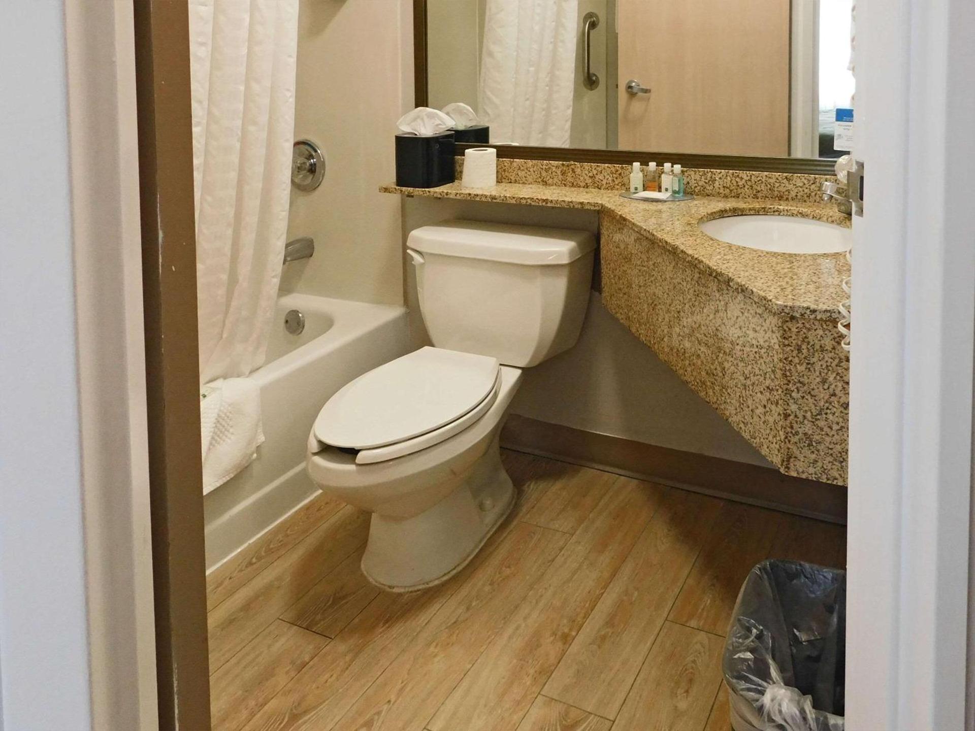 Quality Inn Colchester - Burlington photo 31