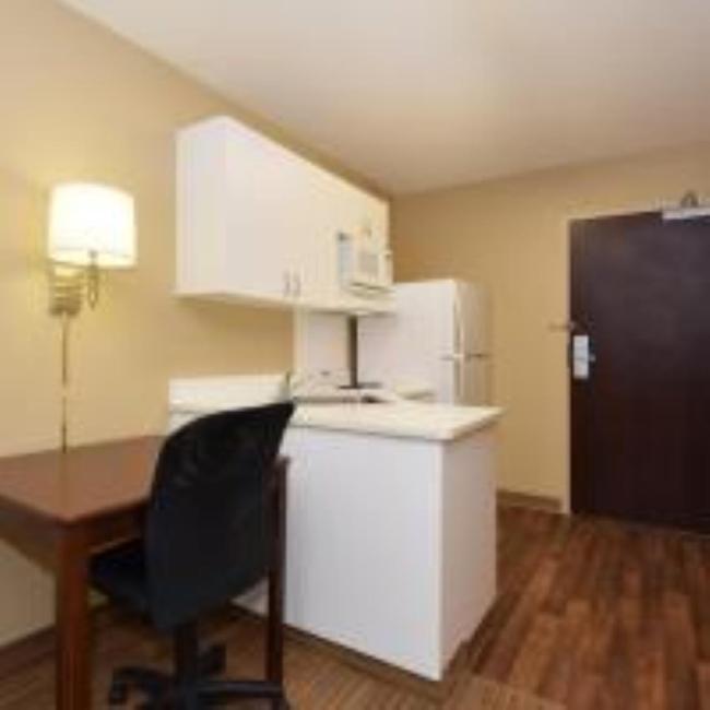 MainStay Suites Chicago Hillside photo 4