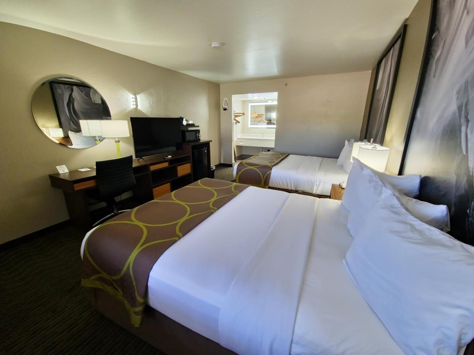 Super 8 by Wyndham Wickenburg AZ photo 15