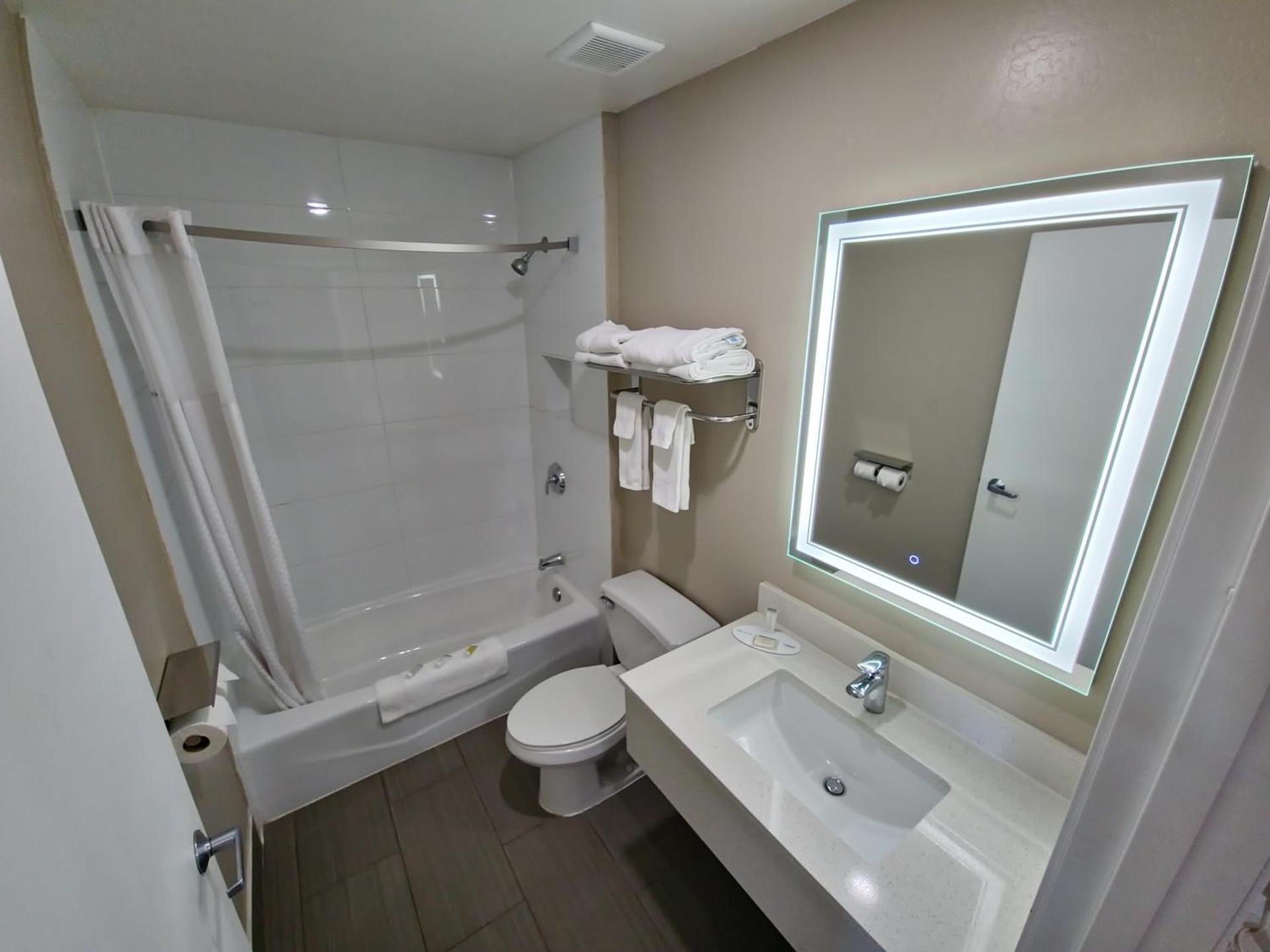 Super 8 by Wyndham Wickenburg AZ photo 16