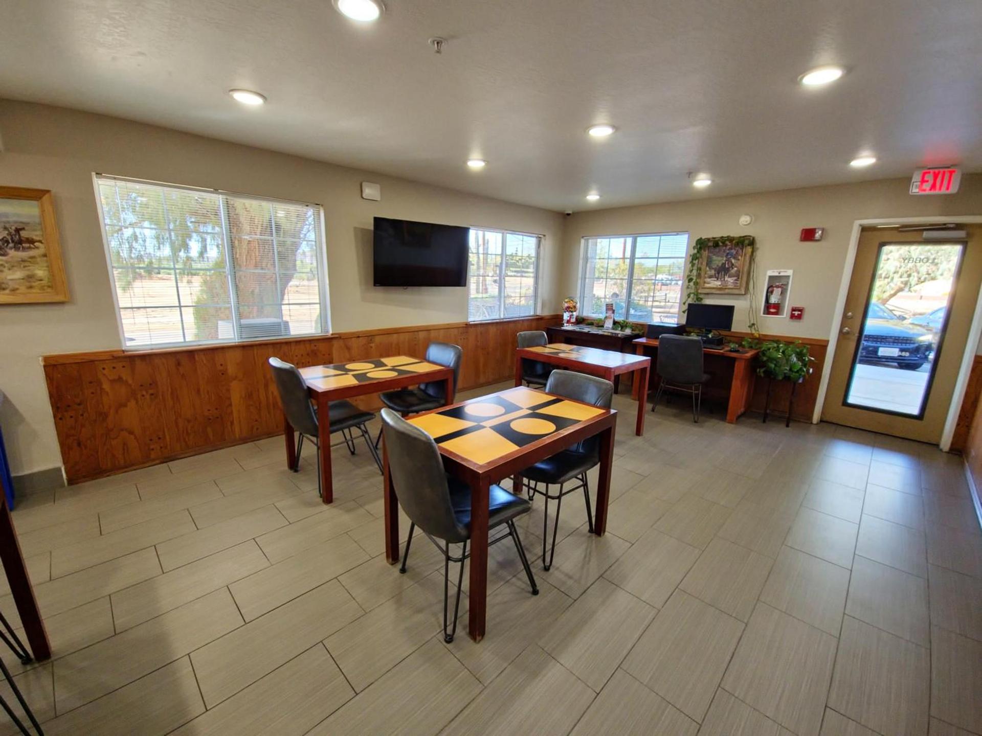Super 8 by Wyndham Wickenburg AZ photo 43