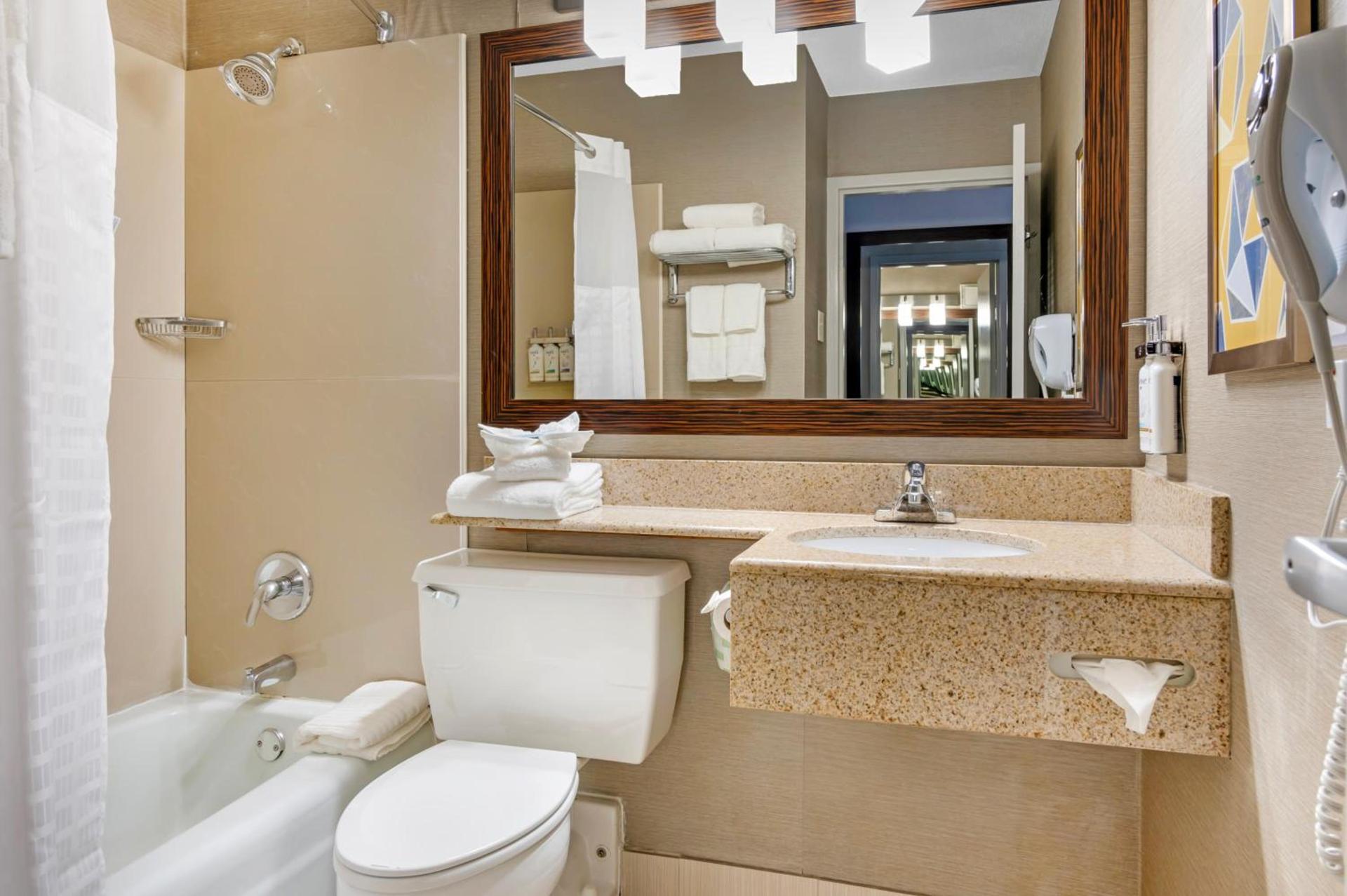 Comfort Inn & Suites Danbury-Bethel photo 49