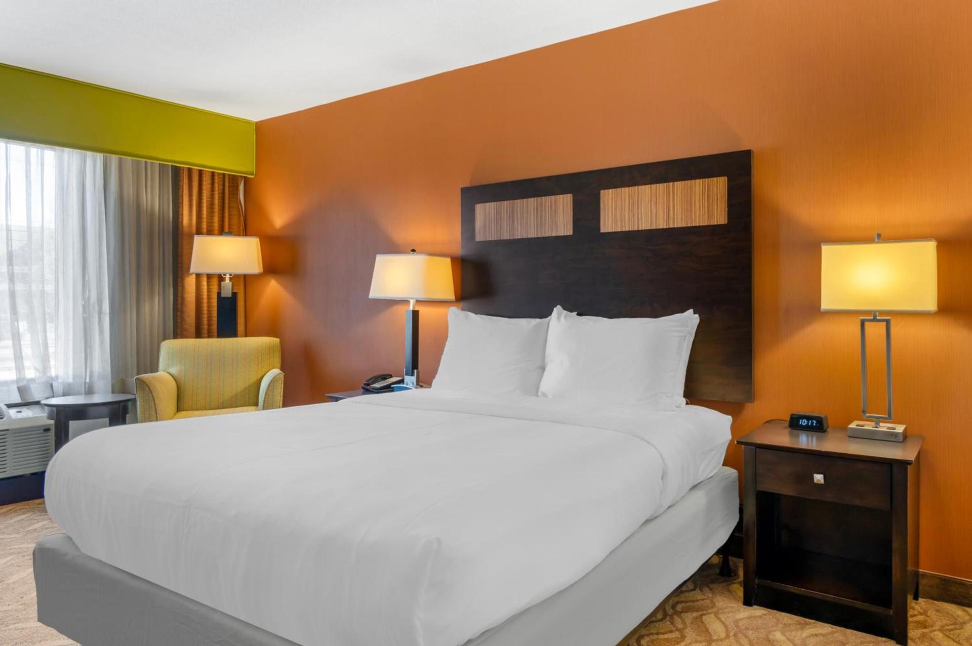 Comfort Inn & Suites Danbury-Bethel photo 41