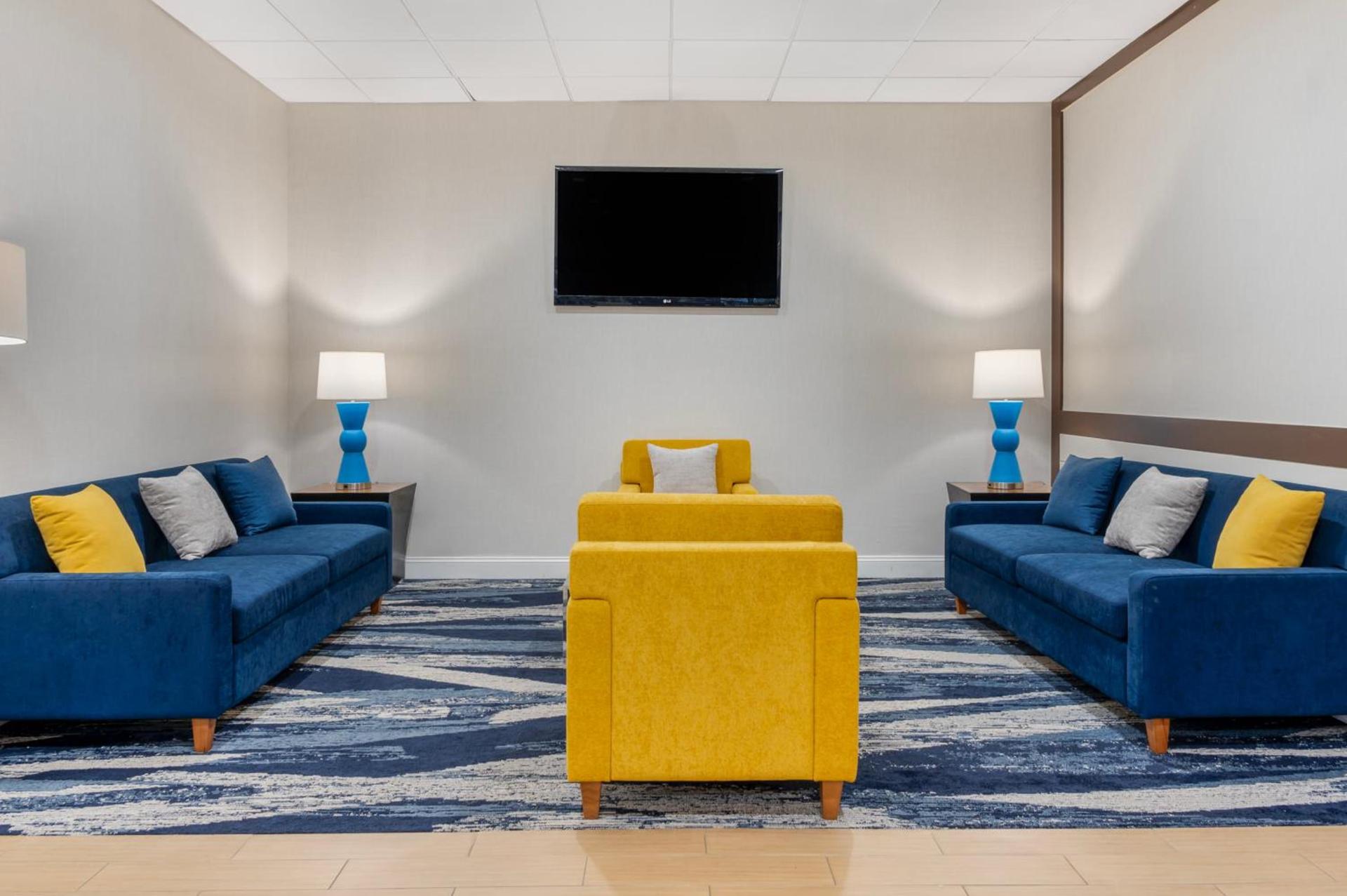 Comfort Inn & Suites Danbury-Bethel photo 33