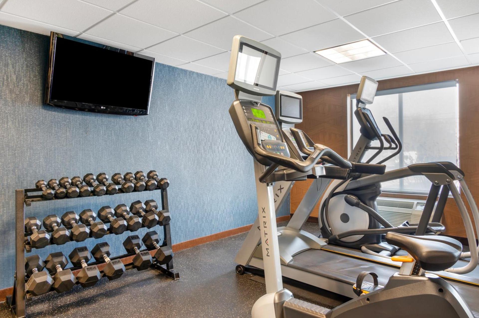 Comfort Inn & Suites Danbury-Bethel photo 60