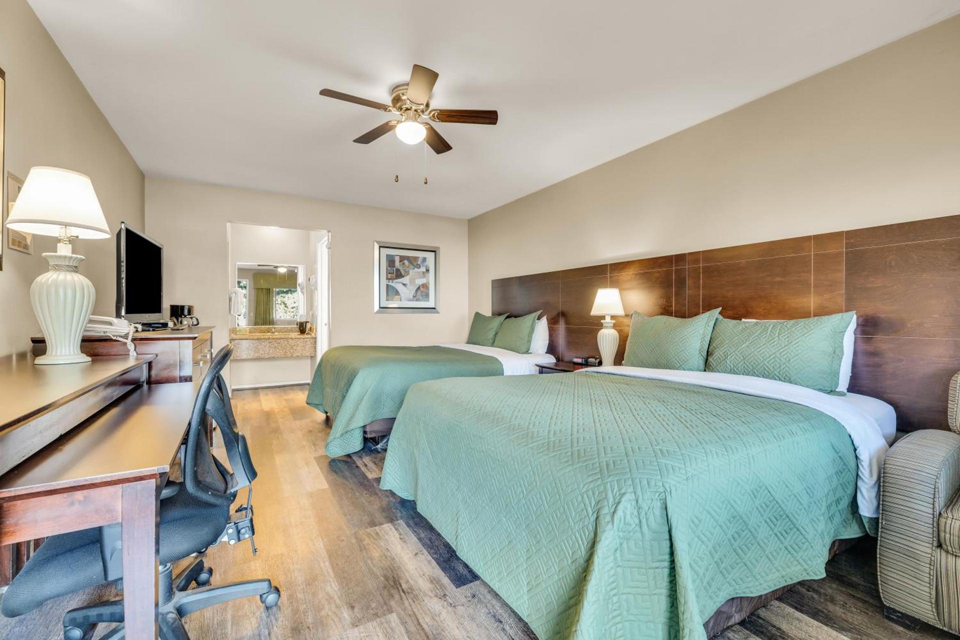 Scottish Fairway Inn photo 14