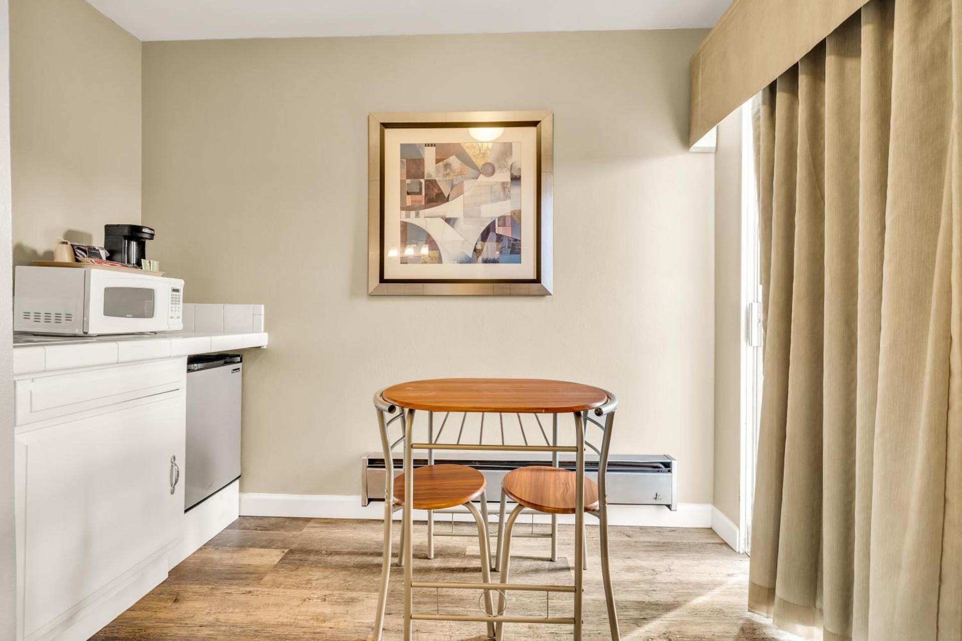 Scottish Fairway Inn photo 7