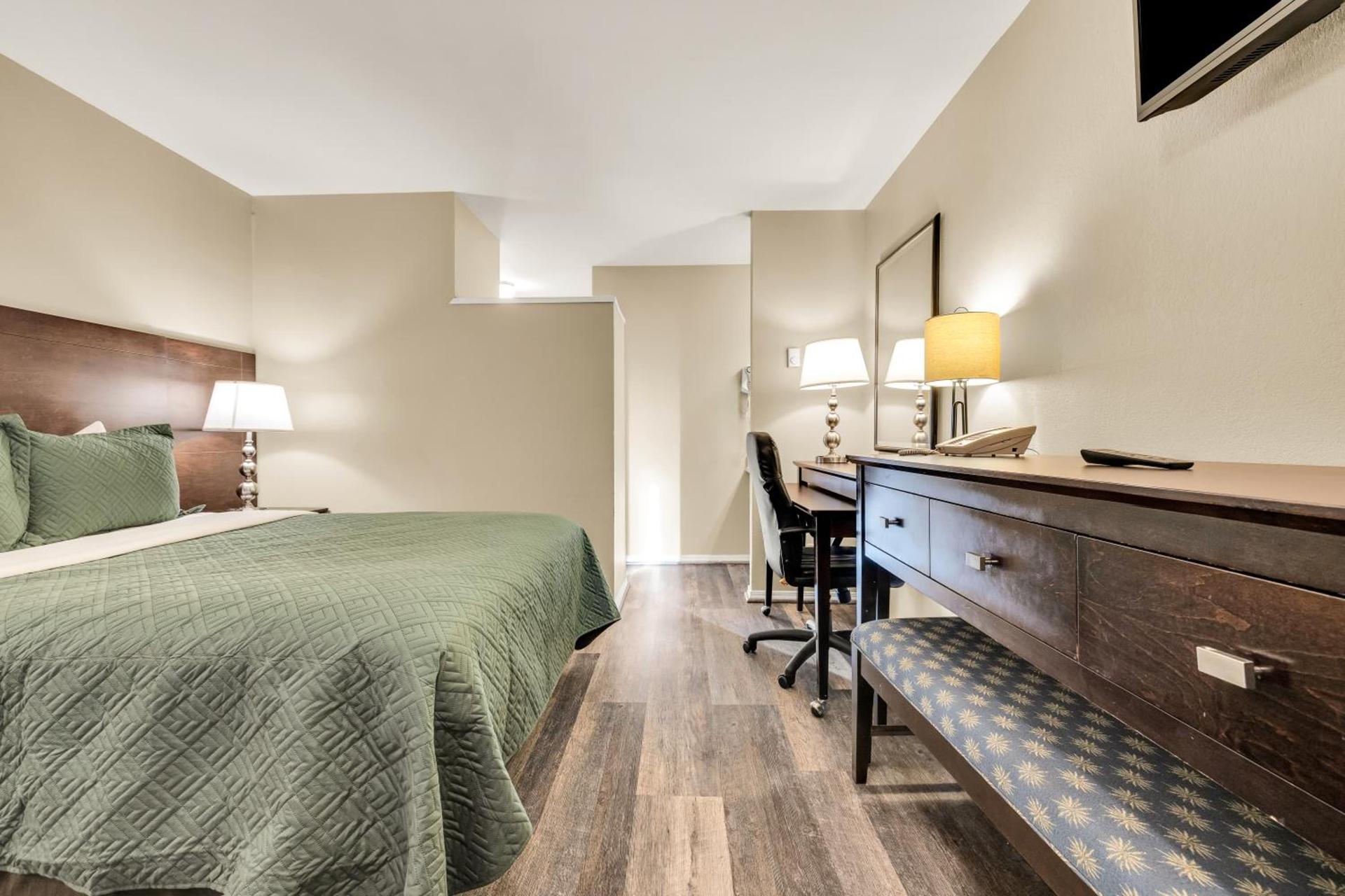 Scottish Fairway Inn photo 9