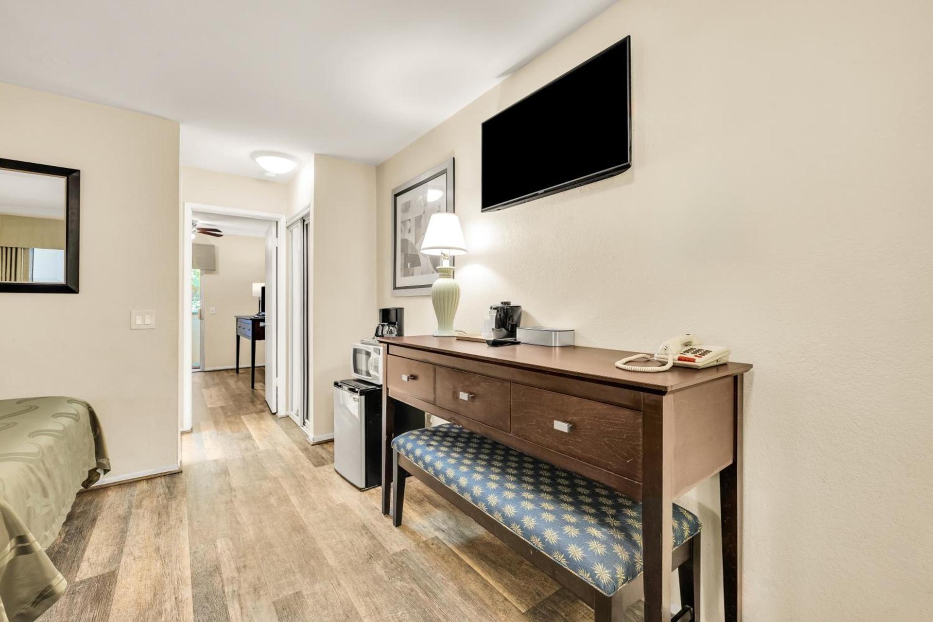 Scottish Fairway Inn photo 24