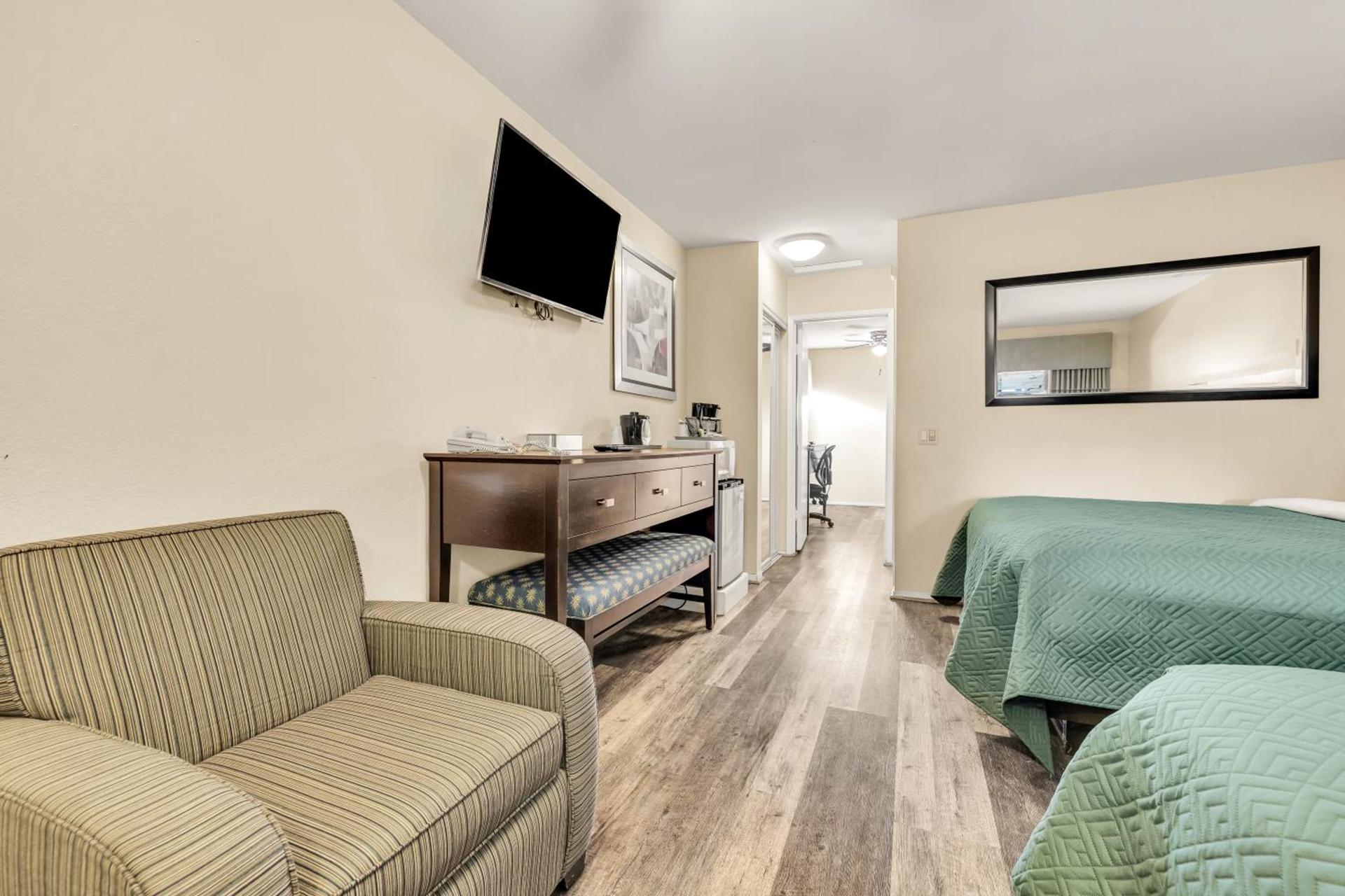 Scottish Fairway Inn photo 23