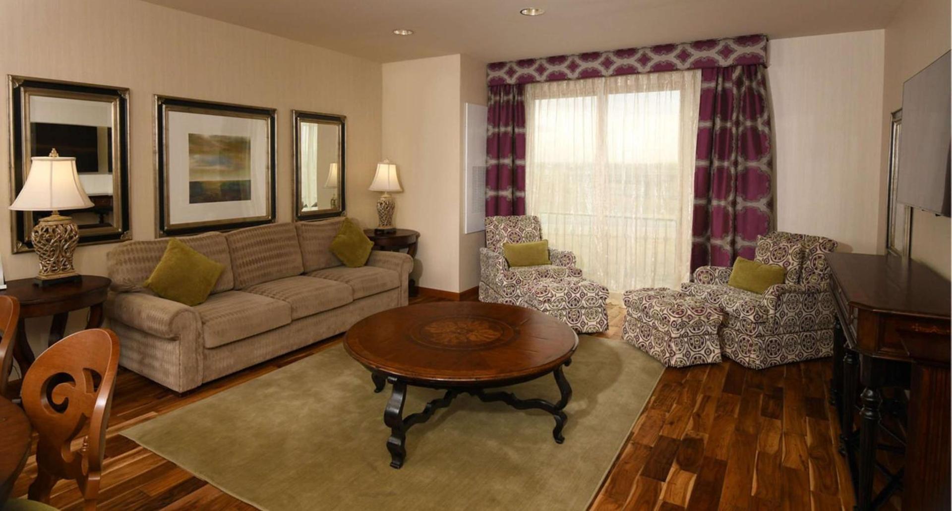 Woolley's Classic Suites photo 13