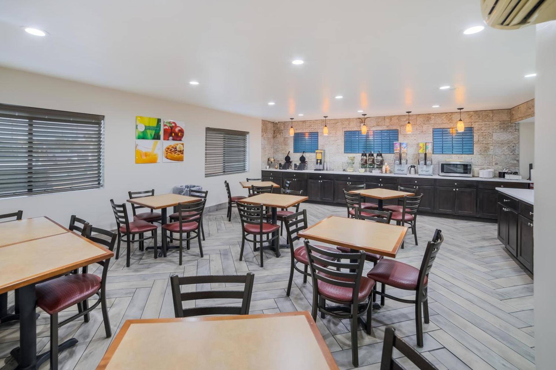 Quality Inn & Suites Goodyear - Phoenix West photo 56