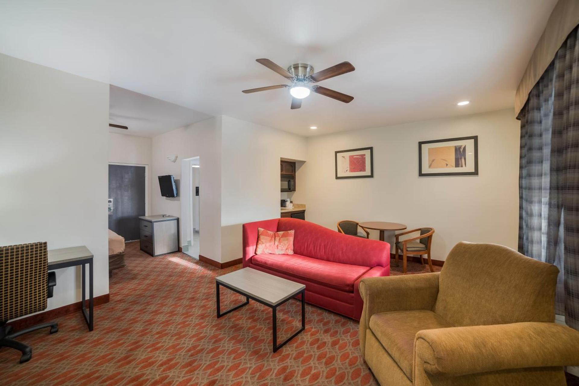 Quality Inn & Suites Goodyear - Phoenix West photo 59