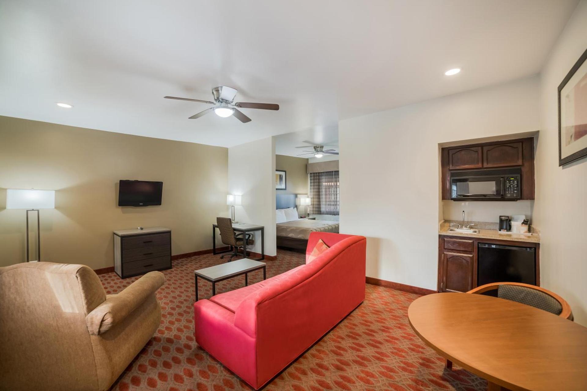 Quality Inn & Suites Goodyear - Phoenix West photo 58