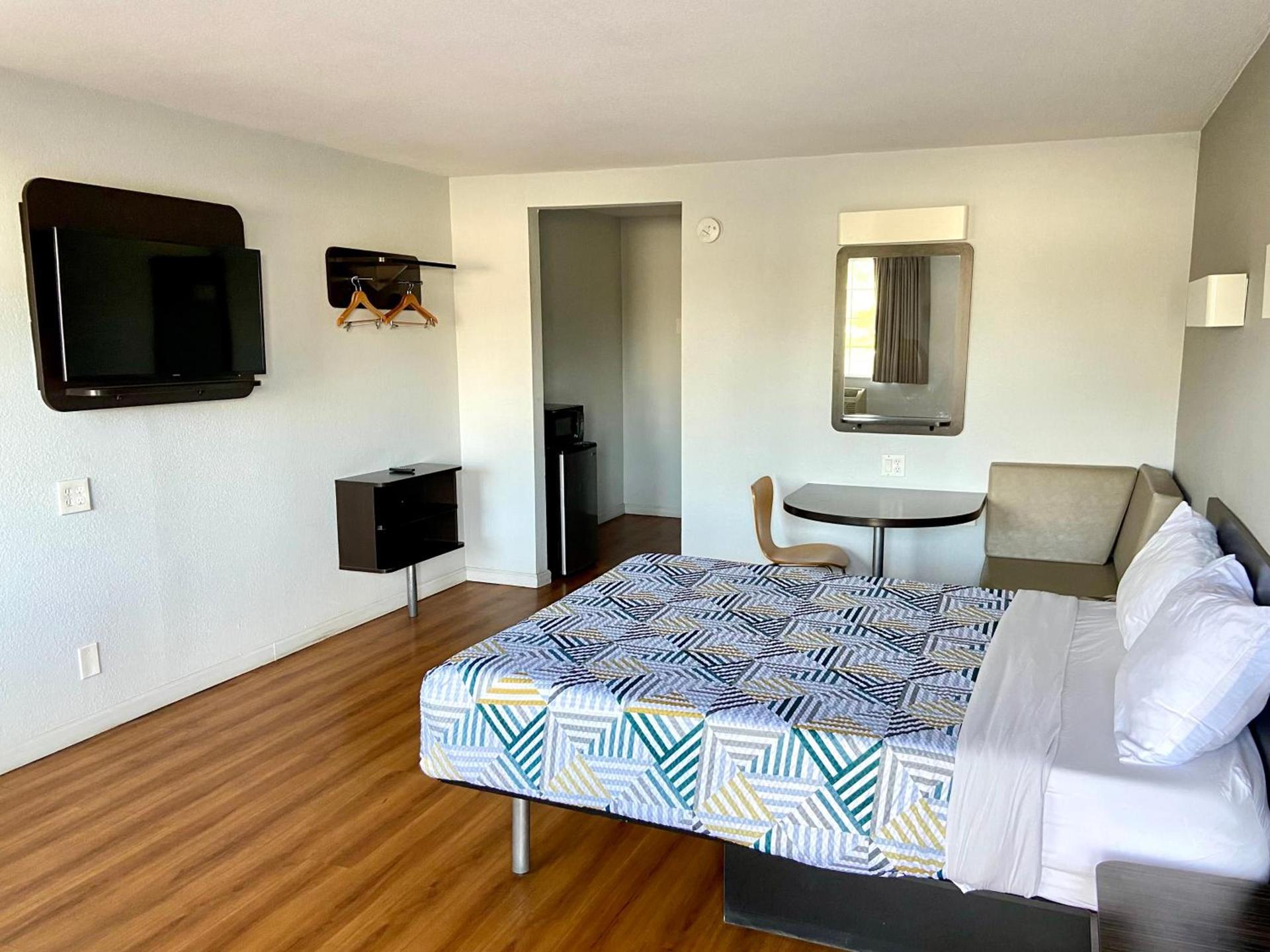 Motel 6-Delano, CA photo 48