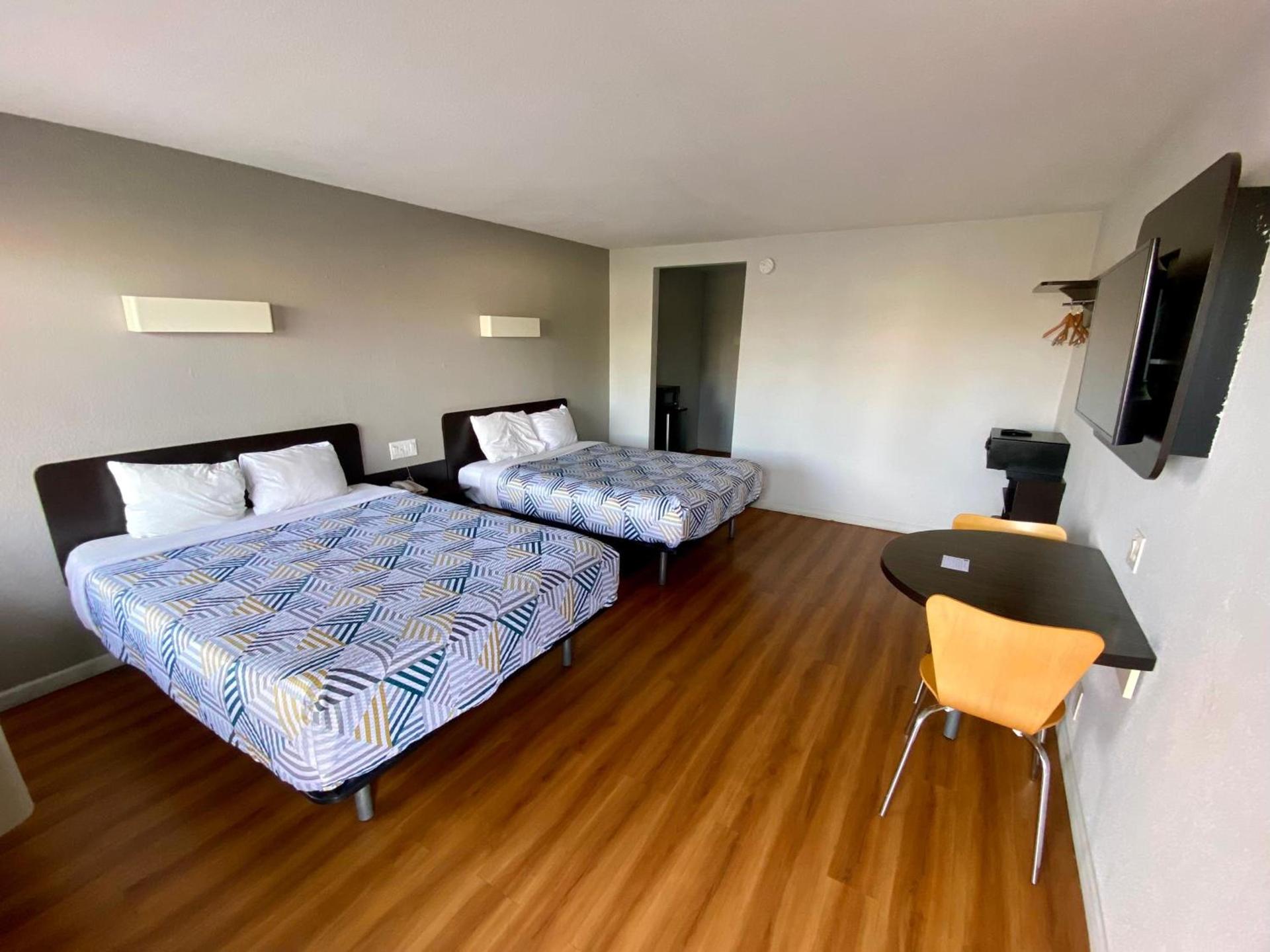 Motel 6-Delano, CA photo 43