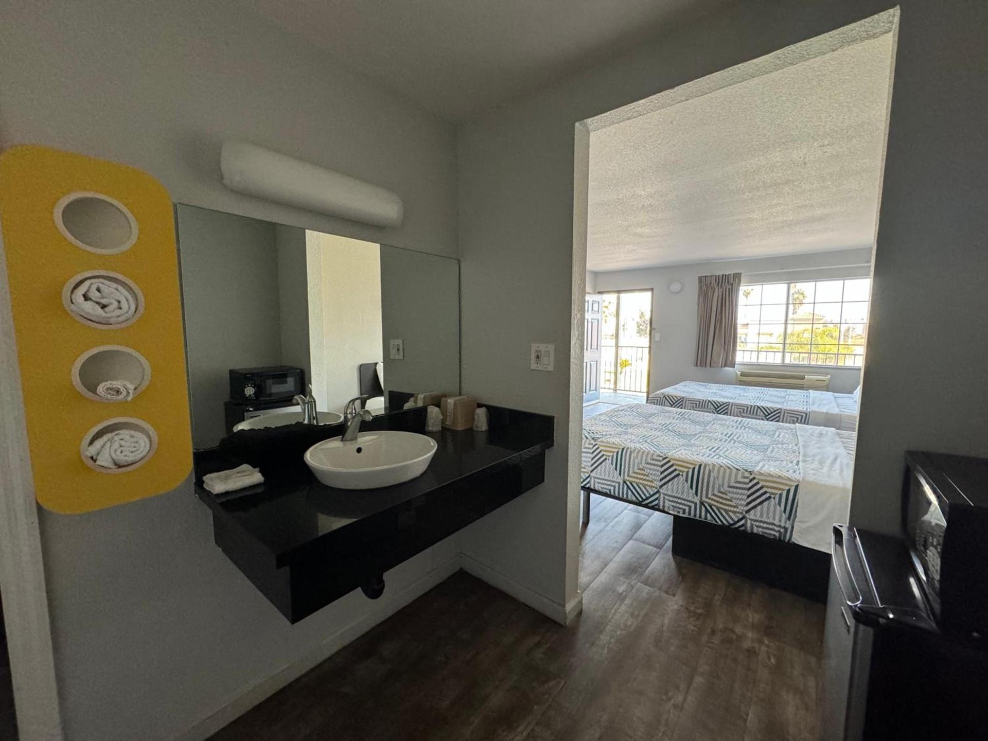 Motel 6-Delano, CA photo 29
