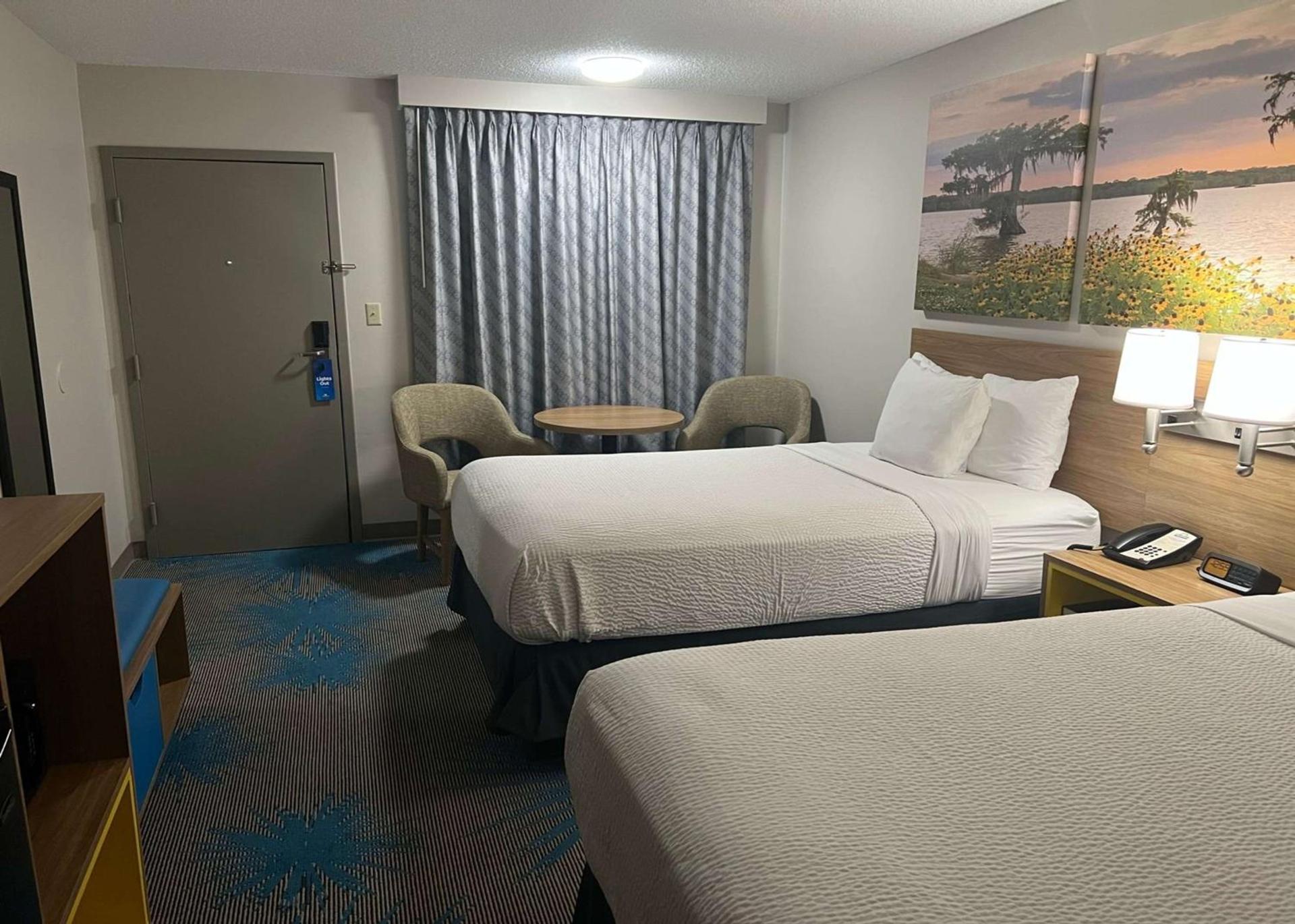 Days Inn by Wyndham Valdosta I-75 photo 8