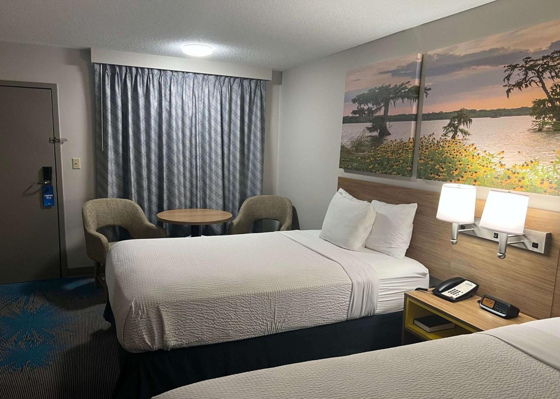 Days Inn by Wyndham Valdosta I-75 photo 17
